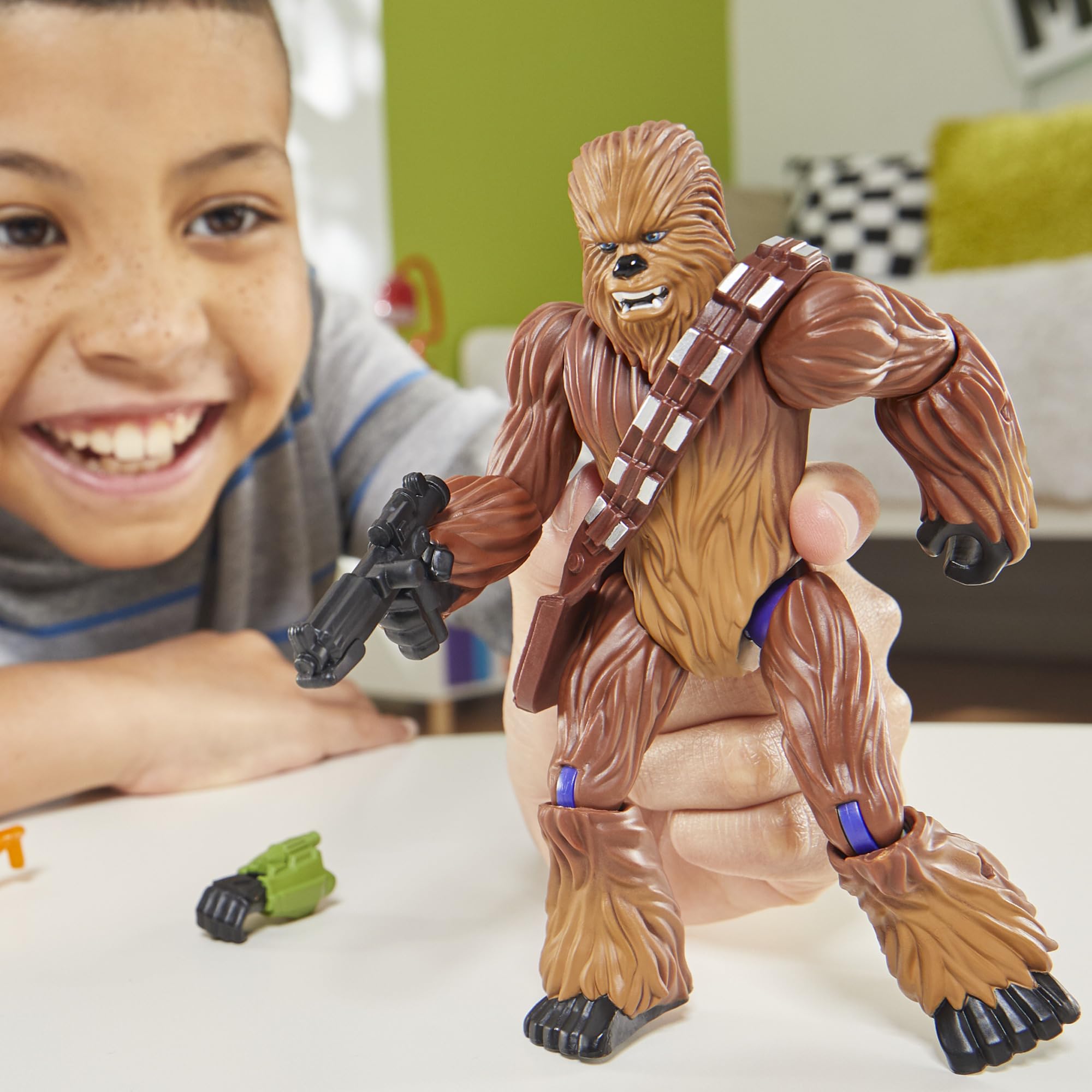 Star Wars MixMashers Chewbacca Action Figure with Boba Fett Gauntlet - Mix and Match Play for Kids