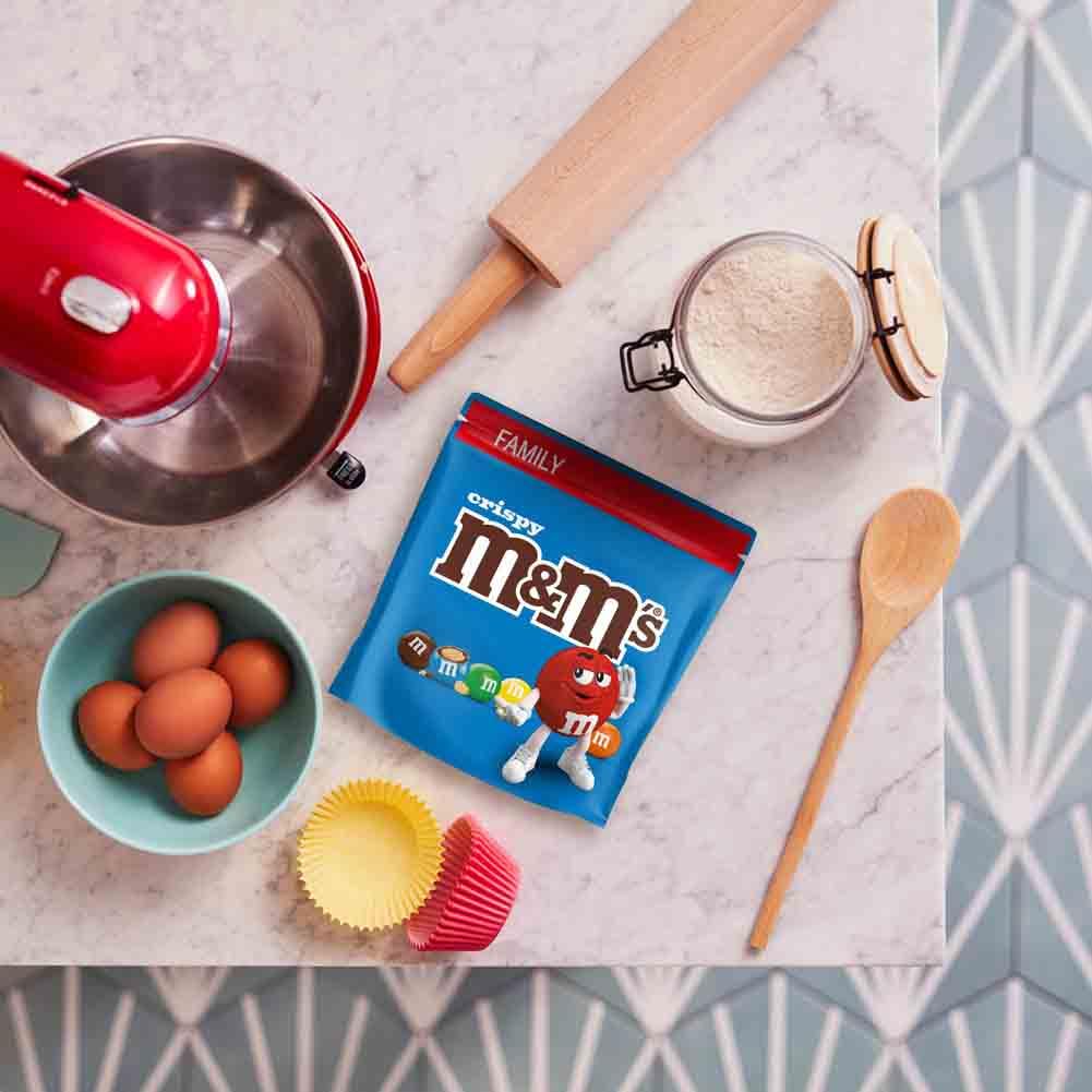 M&M's Crispy Chocolate Pouch 374g - Family Size Snack Pack 3