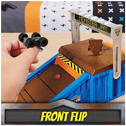 Monster Jam Mini Freestyle Flip Arena Spielset und Aufbewahrung mit 2 Mini-Trucks, Ki