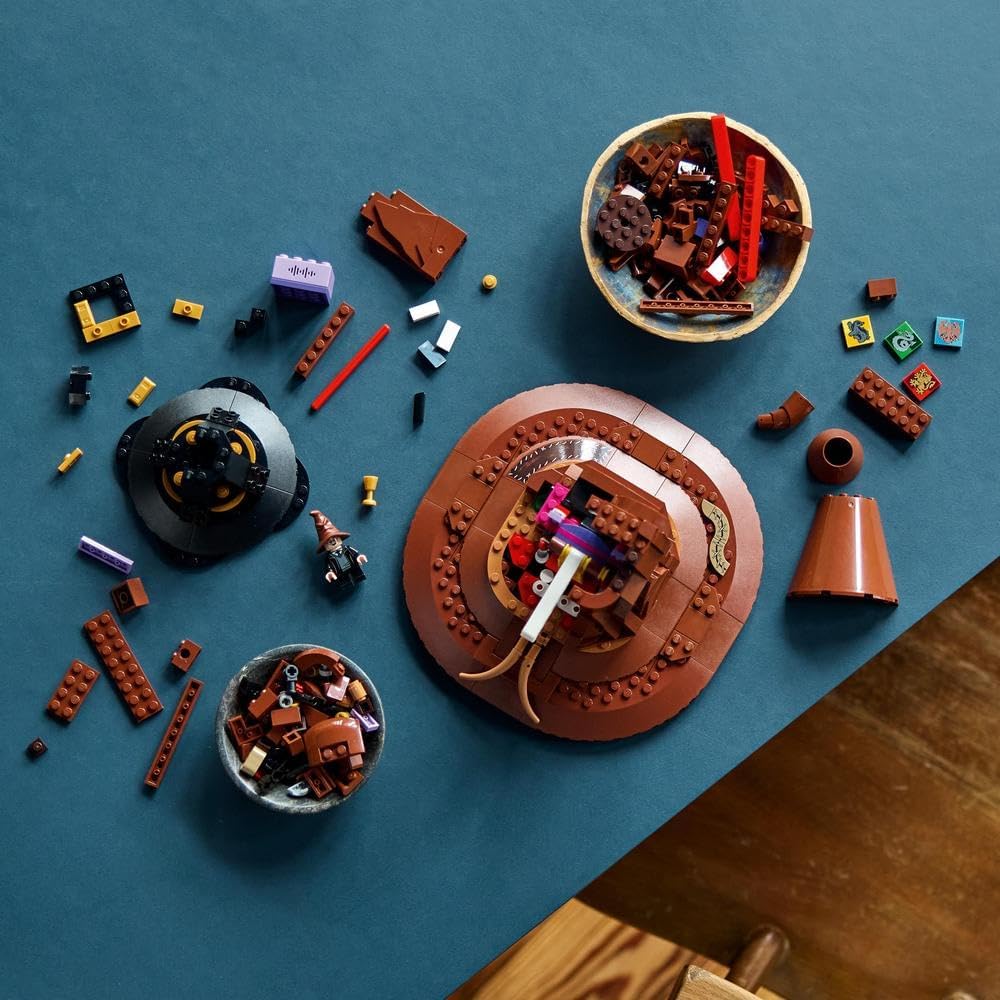 LEGO Harry Potter - Hogwarts Talking Sorting Hat Model Kit (76429) 6