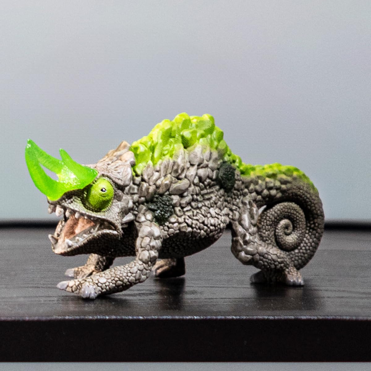 Schleich Eldrador Creatures BattleCave Stone Chameleon Playset - Ages 7-15