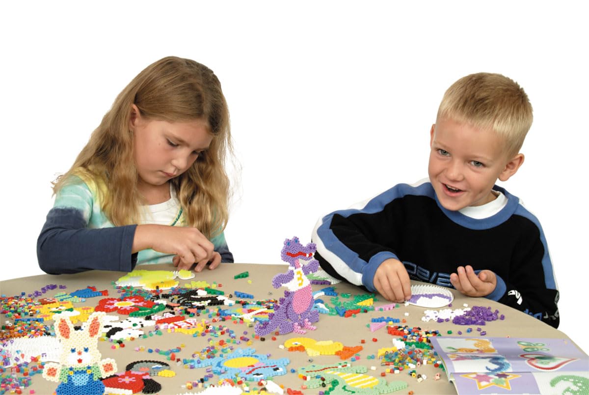 Hama Gift Box - Space | 2,500 Beads & 2 Pegboards for Creative Fun 3