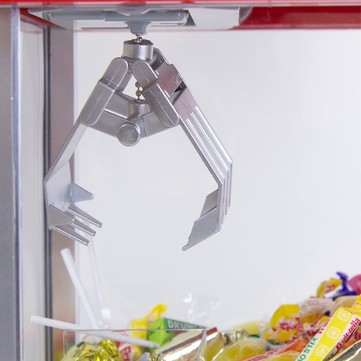 Global Gizmos Candy Grabber Machine - Battery Operated Kids Game | Retro Arcade Attraction | Novelty Sweets Dispenser 7