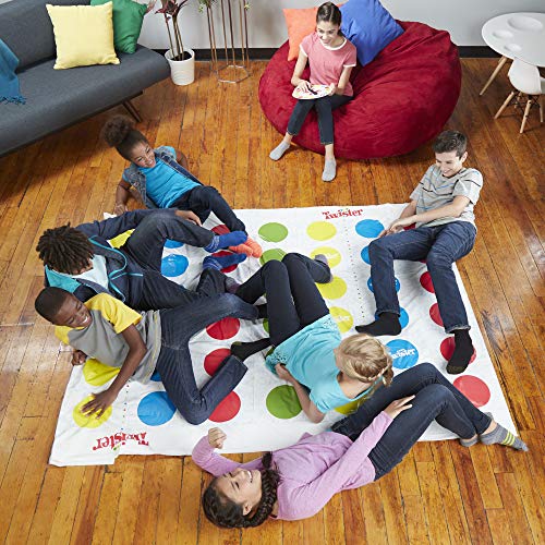 Hasbro Gaming Twister Ultimate - Bigger Mat, More Spots, Family Party Game for Kids Ages 6+