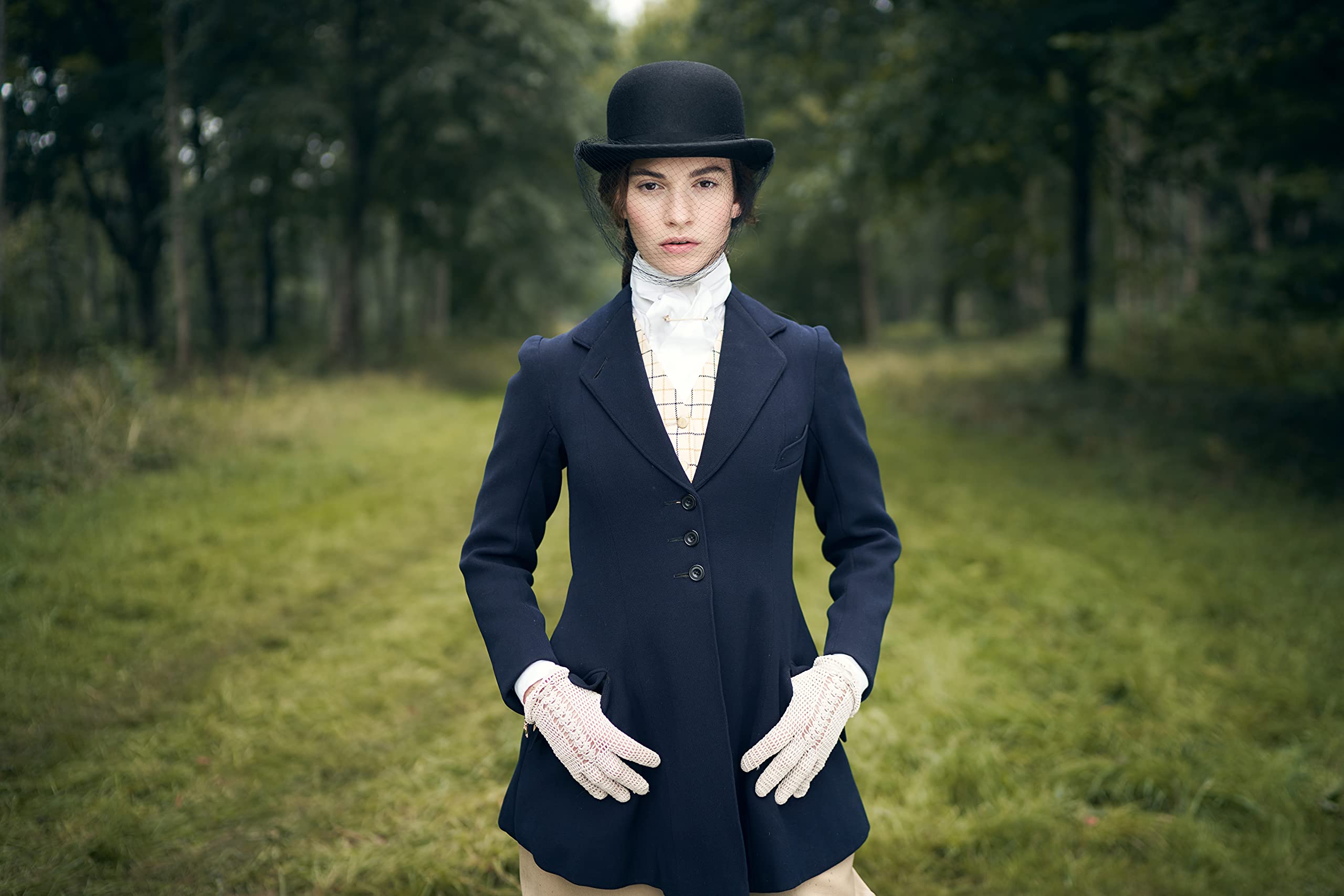 The Pursuit of Love (2021) - DVD 3