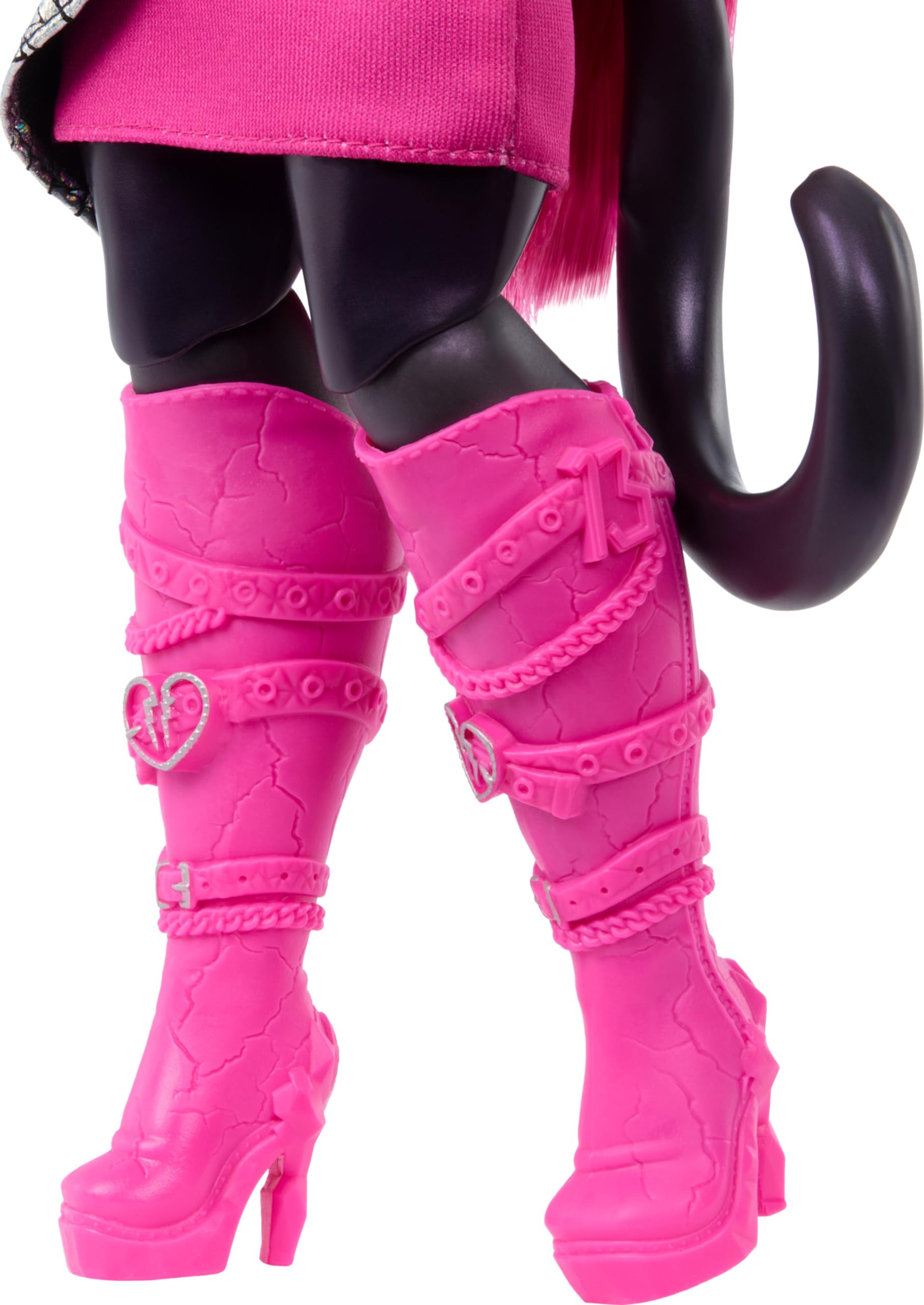 Monster High Catty Noir Doll with Pet Cat Amulette and Accessories HXH76 4