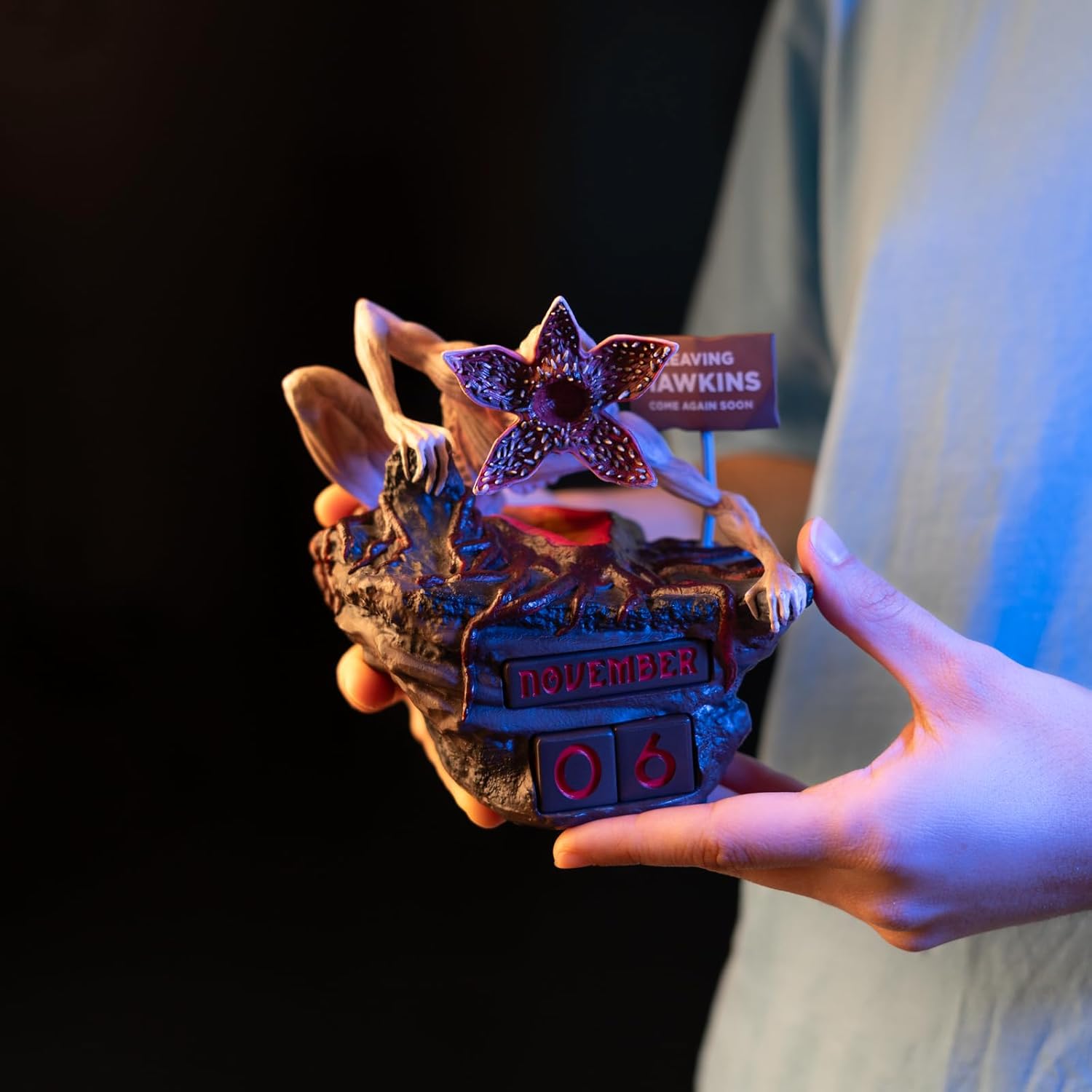 Grupo Erik Stranger Things Demogorgon Perpetual Flip Calendar - Resin Desk Display 5