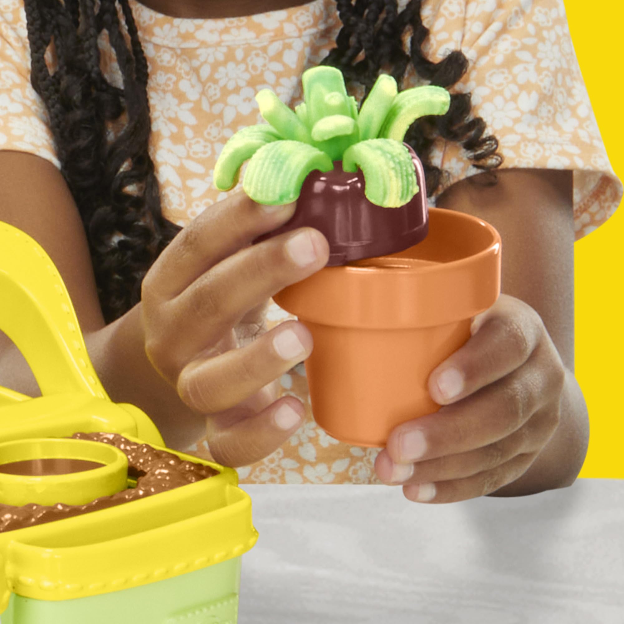 Play-Doh Blooming Flowers Playset - Creative Arts & Crafts for Toddlers 3+