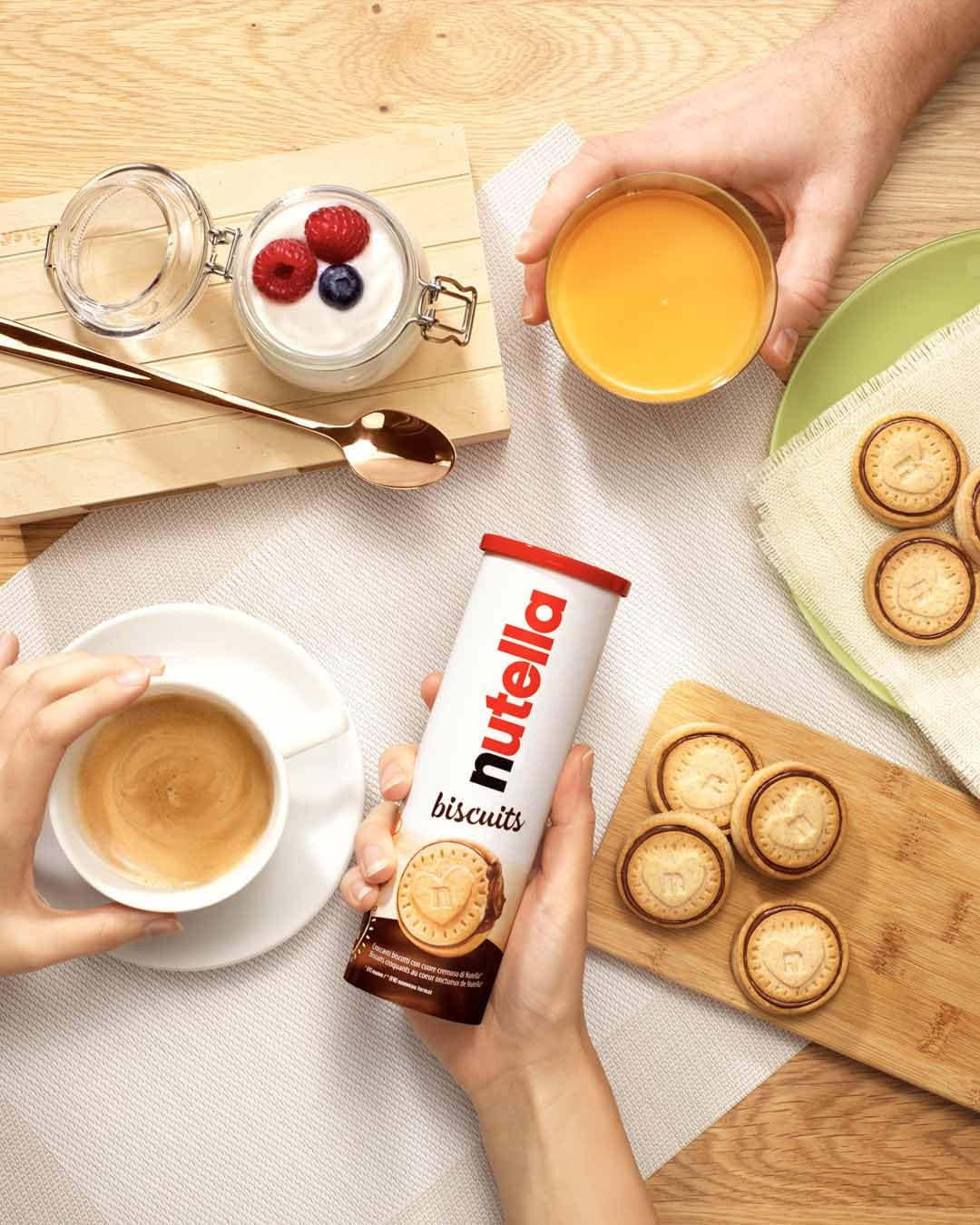 Nutella - Chocolate Biscuits with Creamy Hazelnut Filling, 166g