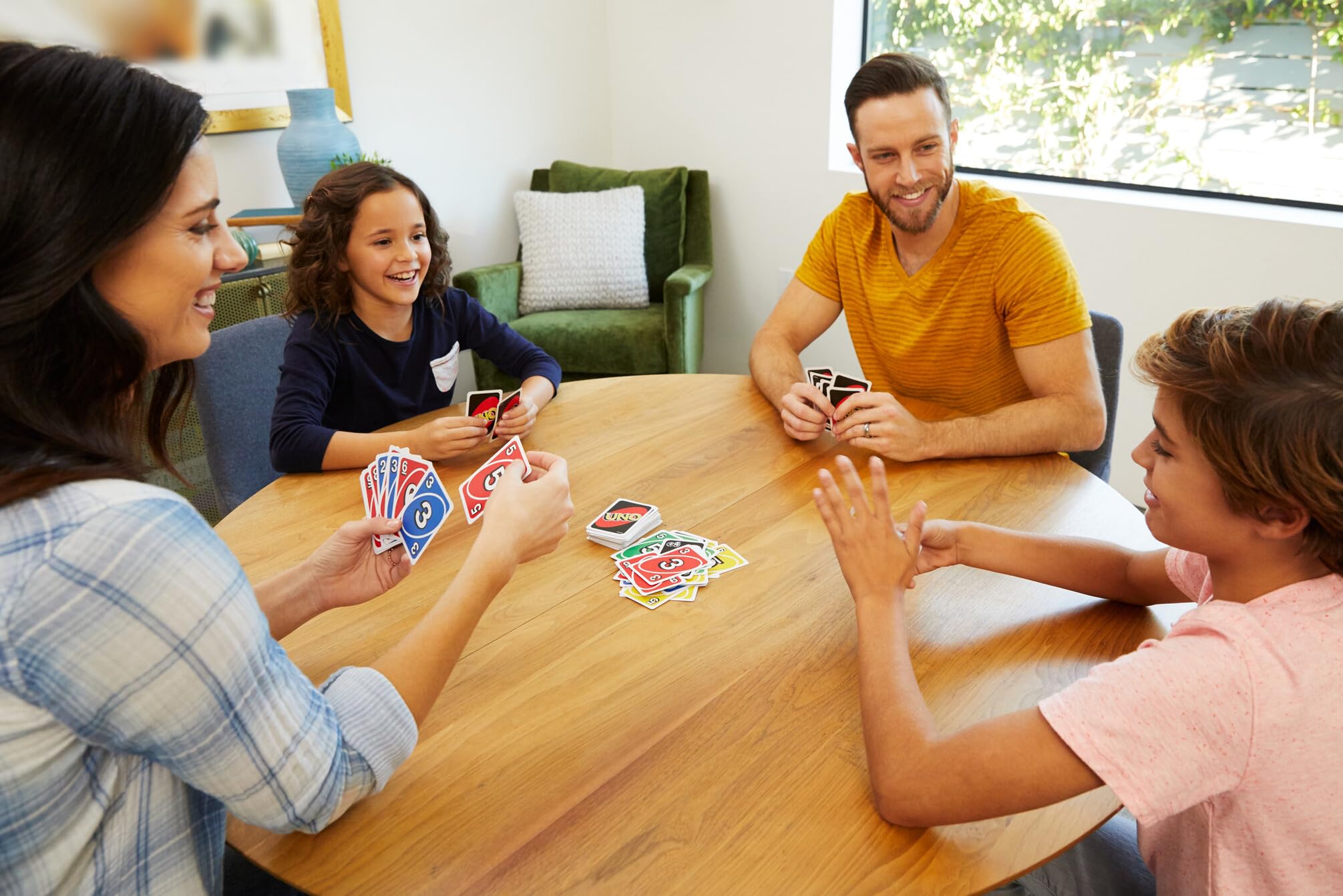 Mattel UNO Card Game - Classic Play in Collectible Tin | 112 Cards | Ages 7+ 2