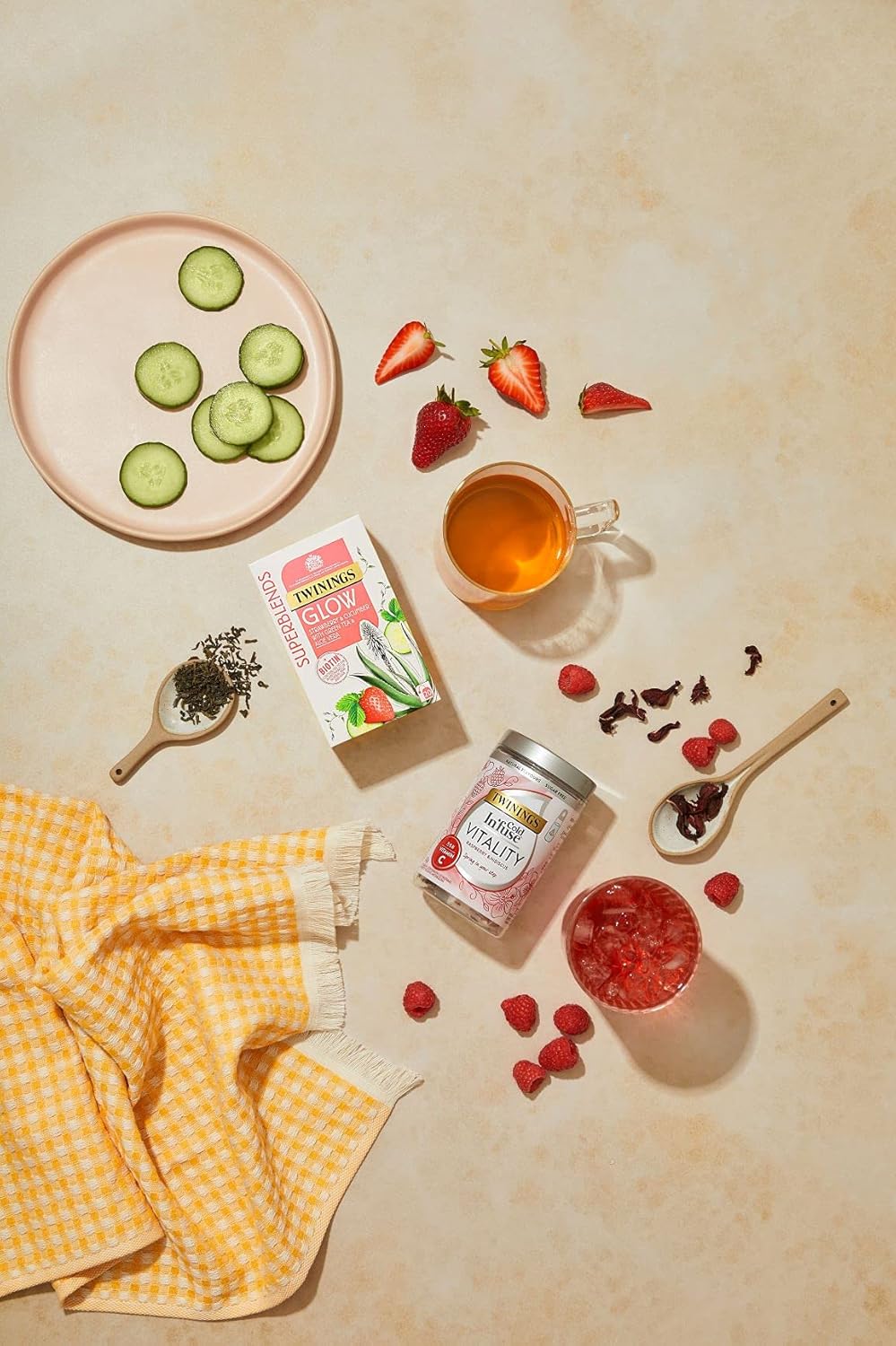 Twinings Superblends Glow Herbal Infusion with Strawberry, Cucumber, Green Tea & Aloe Vera (80 Teabags) 2