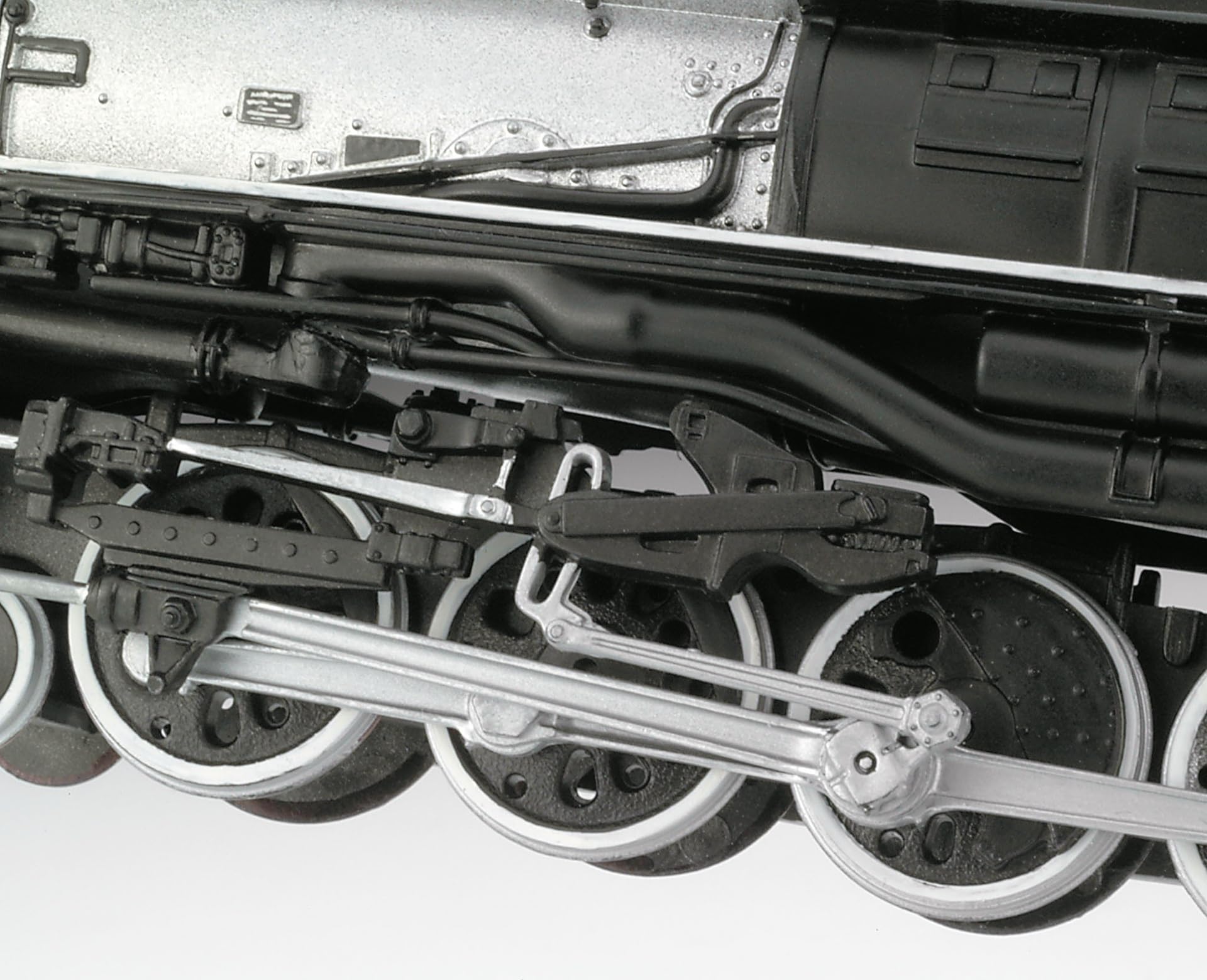 Revell Big Boy Locomotive Model Kit - 1:87 Scale | Plastic | 46.4 cm Length 6