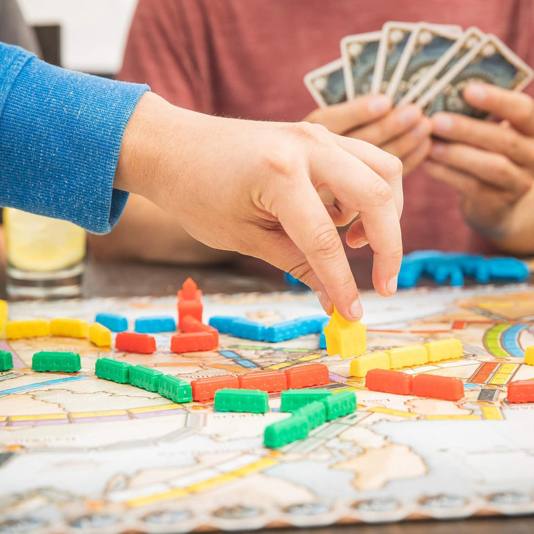 Days of Wonder Ticket to Ride London Board Game | Ages 8+ | 2-4 Players | 10-15 Minute Playtime