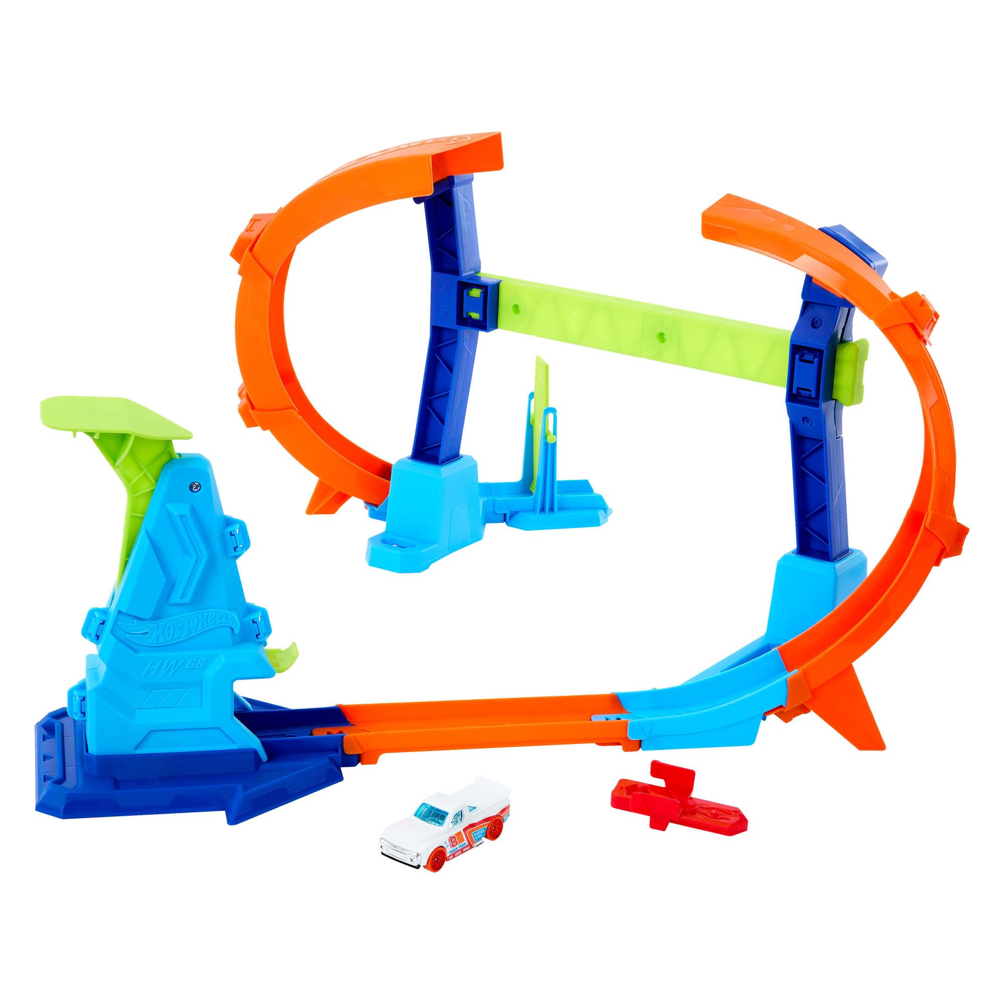 Hot Wheels Stunt Tracks Corkscrew Jump Track Set for Ages 4-6