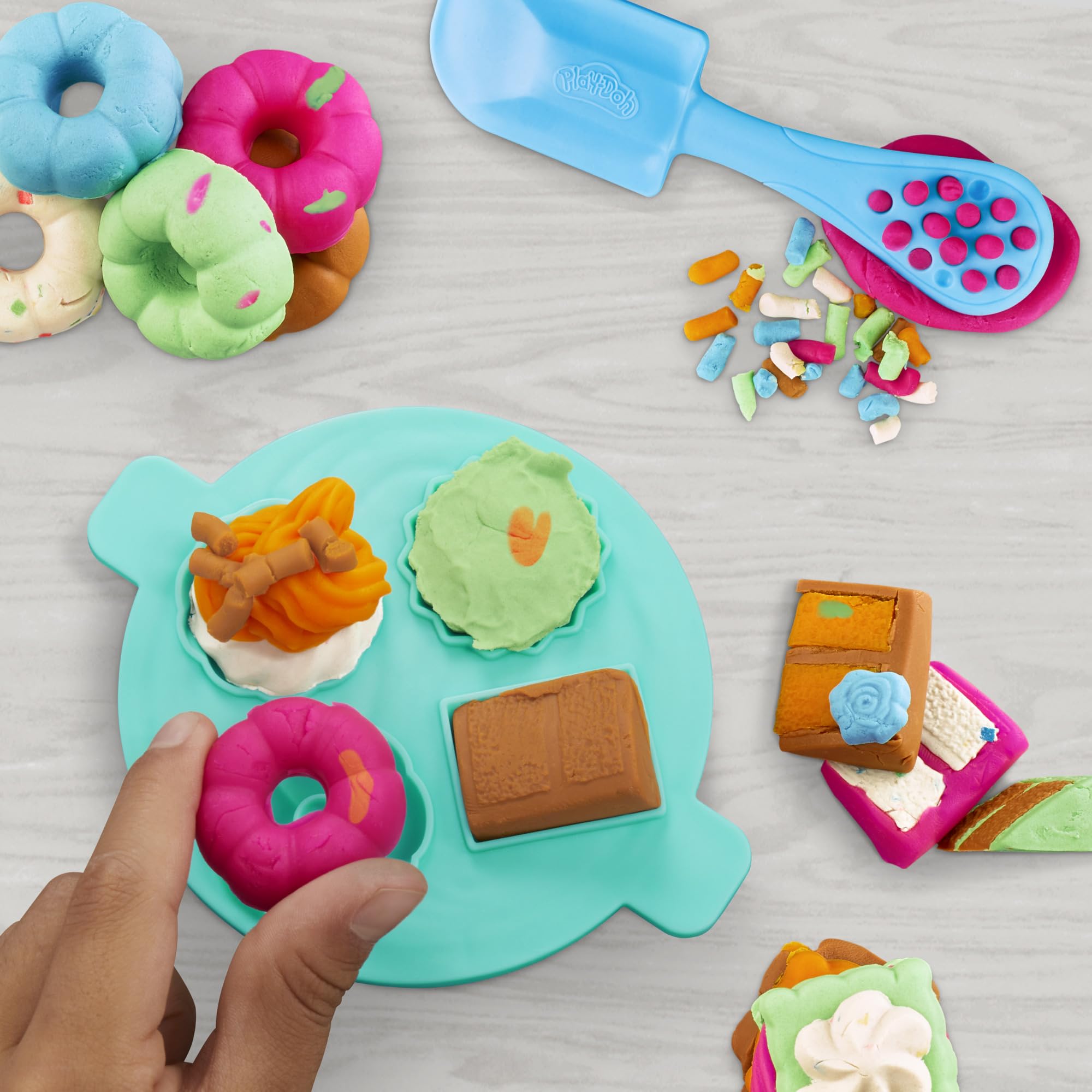 Play-Doh Kitchen Creations Magical Mixer Playset - Ages 3+ | Includes 5 Cans 7