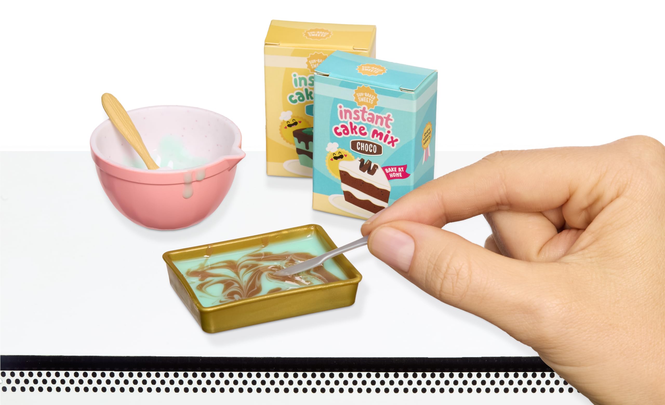 MGA's Miniverse Make It Mini from Scratch Series 2 - DIY Mini Collectible Baking Set 12