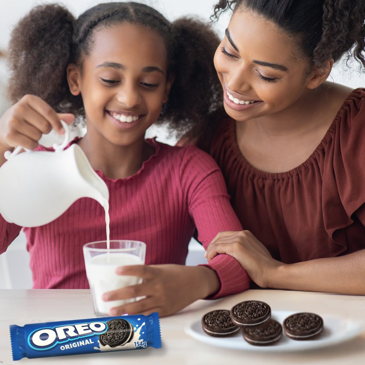 Oreo Original Minecraft Sandwich Biscuits - Chocolate & Vanilla Crème Cookies with Pixel Design 8