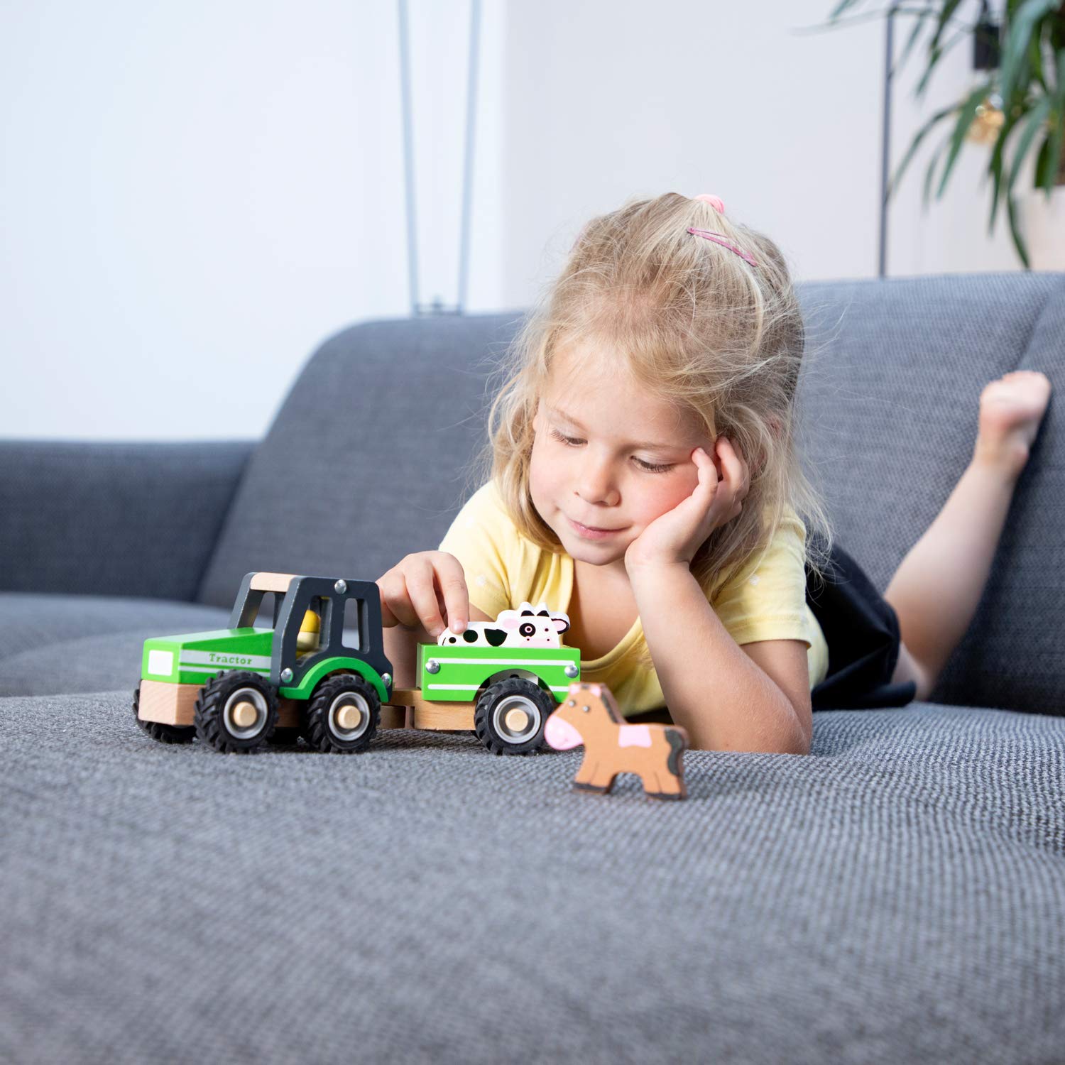 Woet 11941 Wooden Tractor with Trailer and Animals | Green | Ages 18 Months+ 2