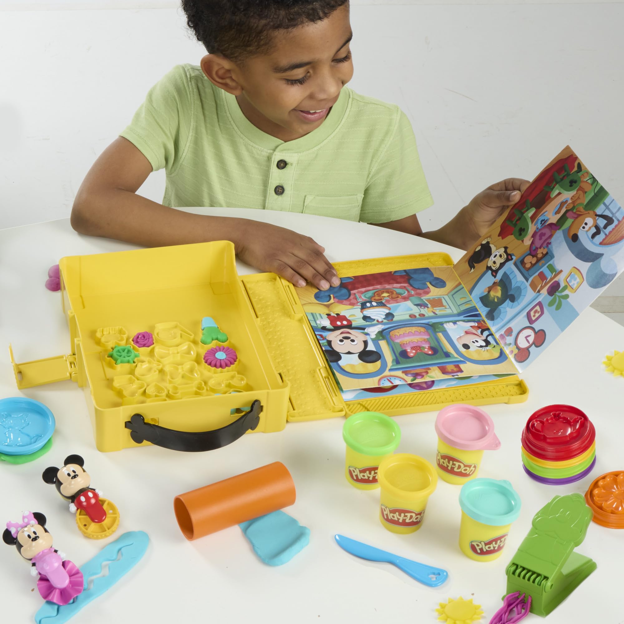 Play-Doh Disney Junior Shape a Story Playset | Ages 2+ | Includes 4 Cans Compound 5