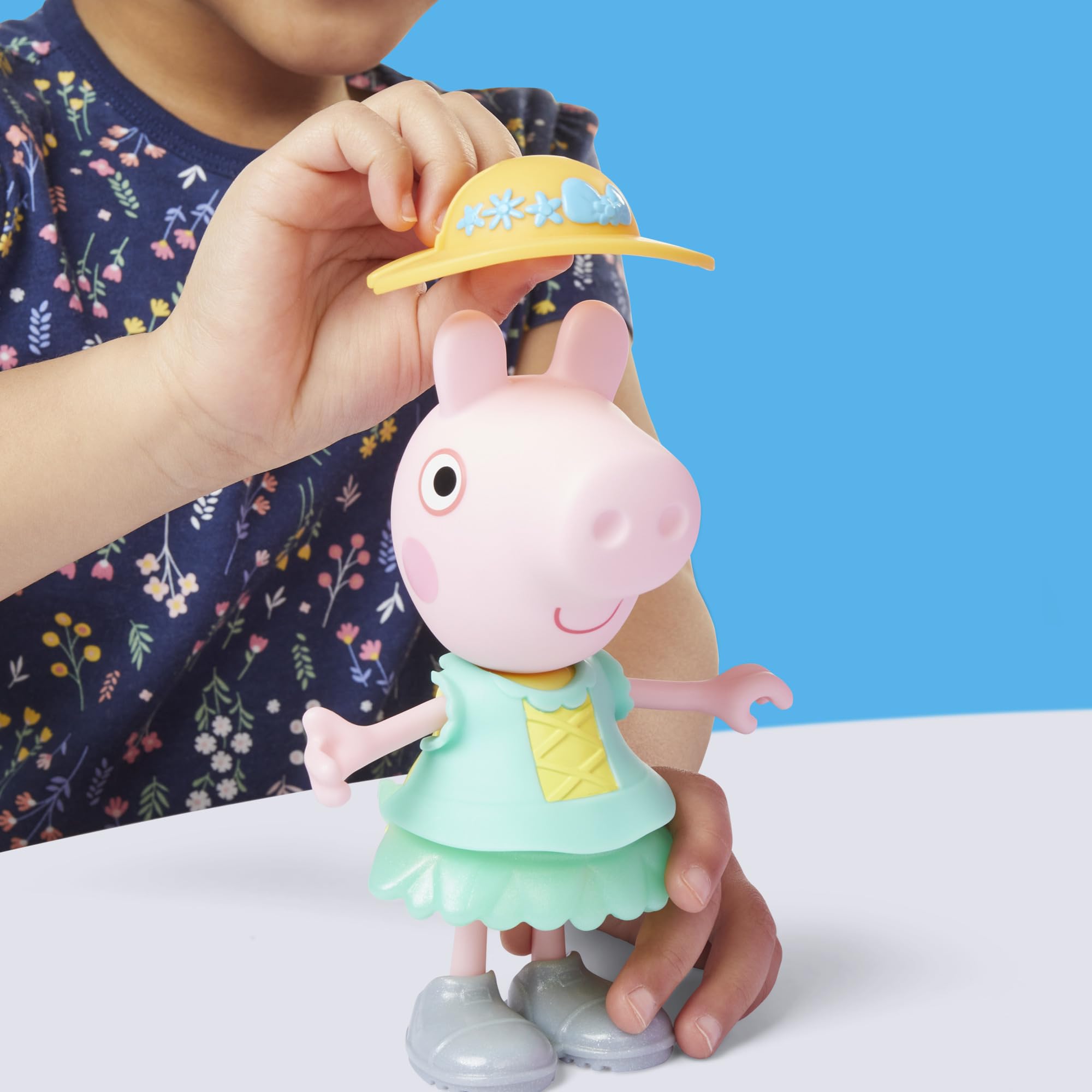 Peppa Pig Peppa's Dress-Up Wardrobe Playset - 15cm Figure | 14 Accessories | Ages 3+ 4