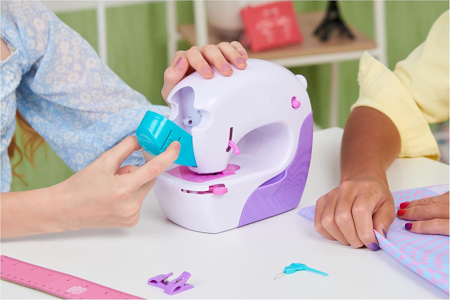 Cool Maker Stitch n Style Fashion Studio - Battery-Powered No-Thread Sewing Machine for Kids 3