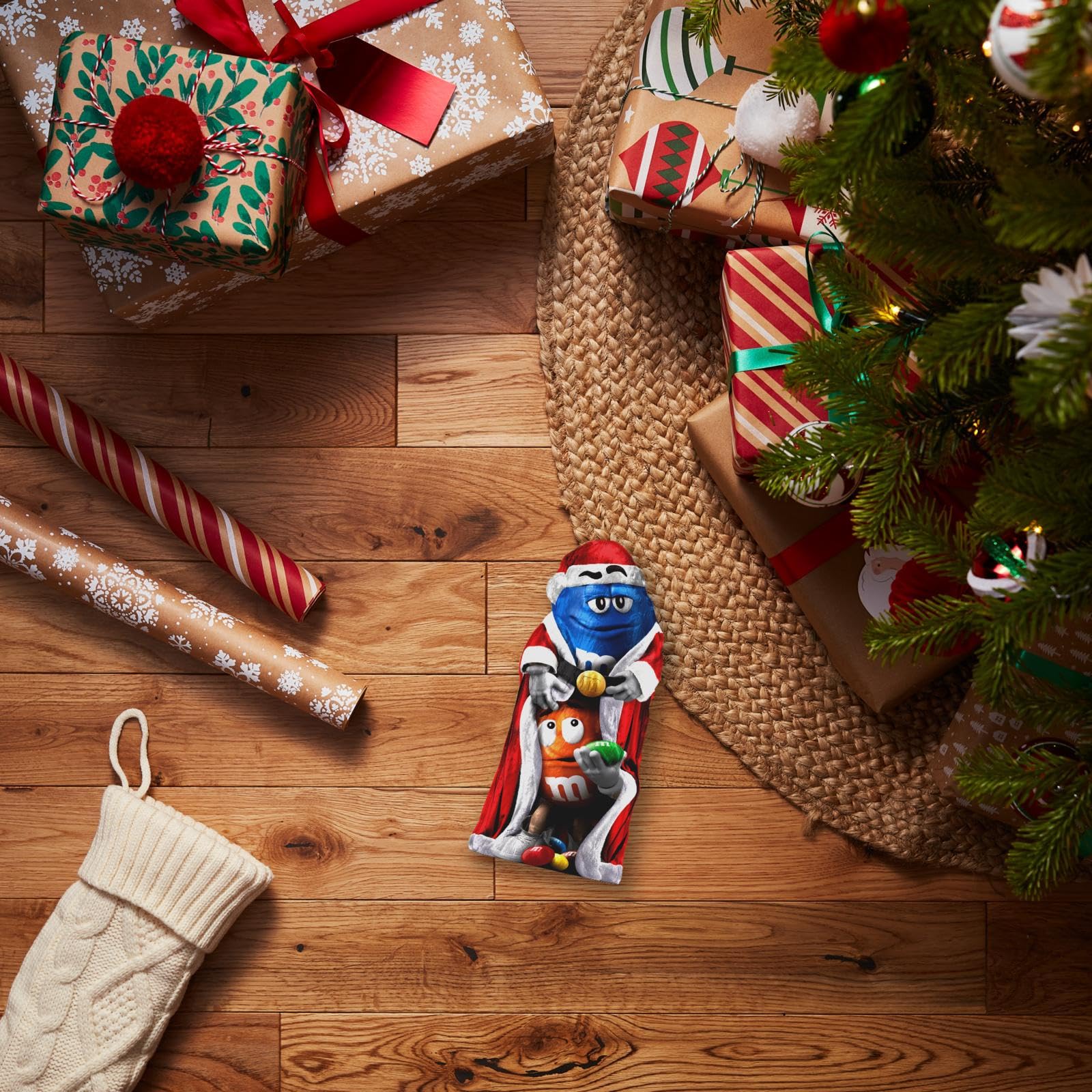 M&M's - Milk Chocolate Christmas Santa Hollow Figure with Mini M&M's (100g) 4