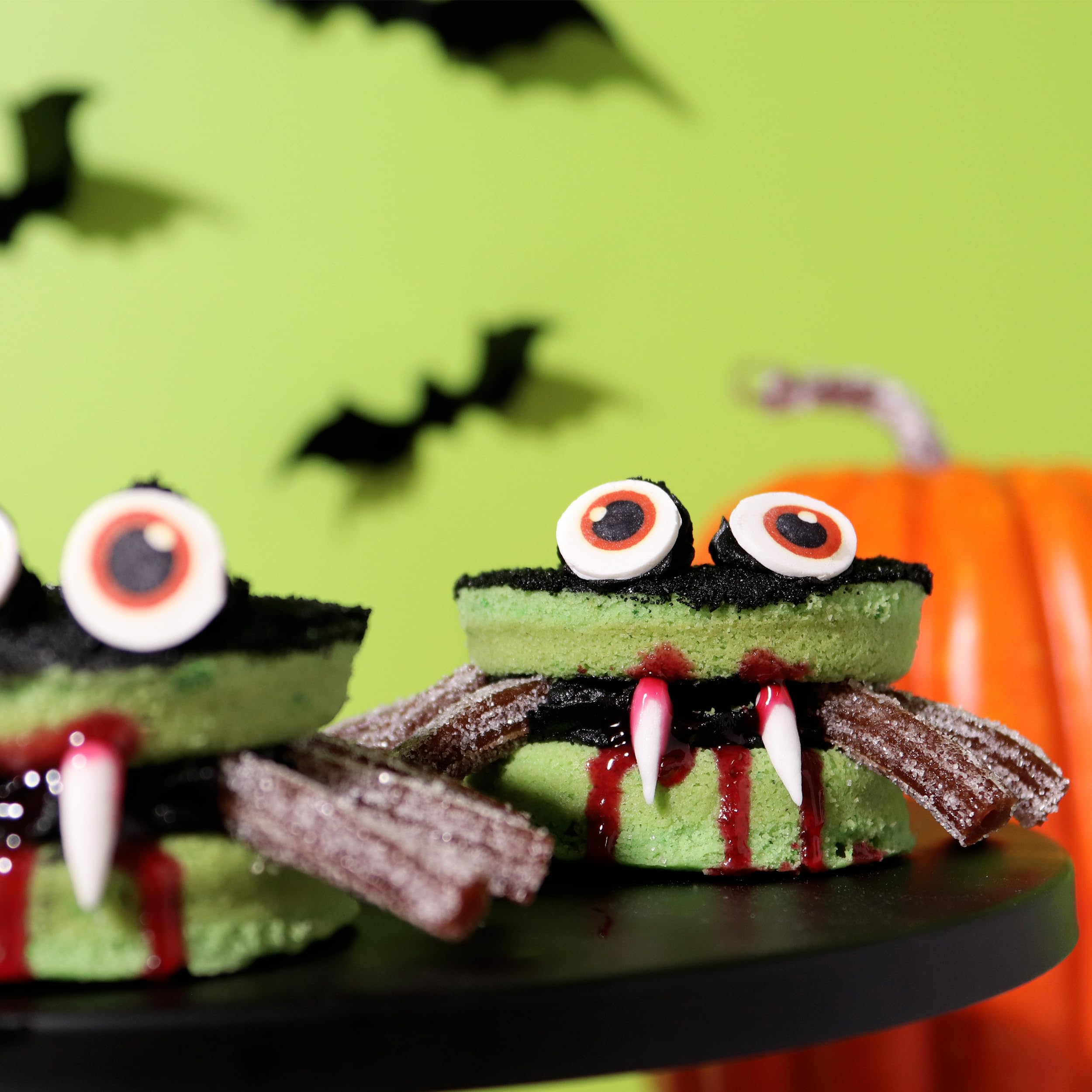 PME - Edible Blood Icing Gel for Halloween Cake Decorating (99g) 3