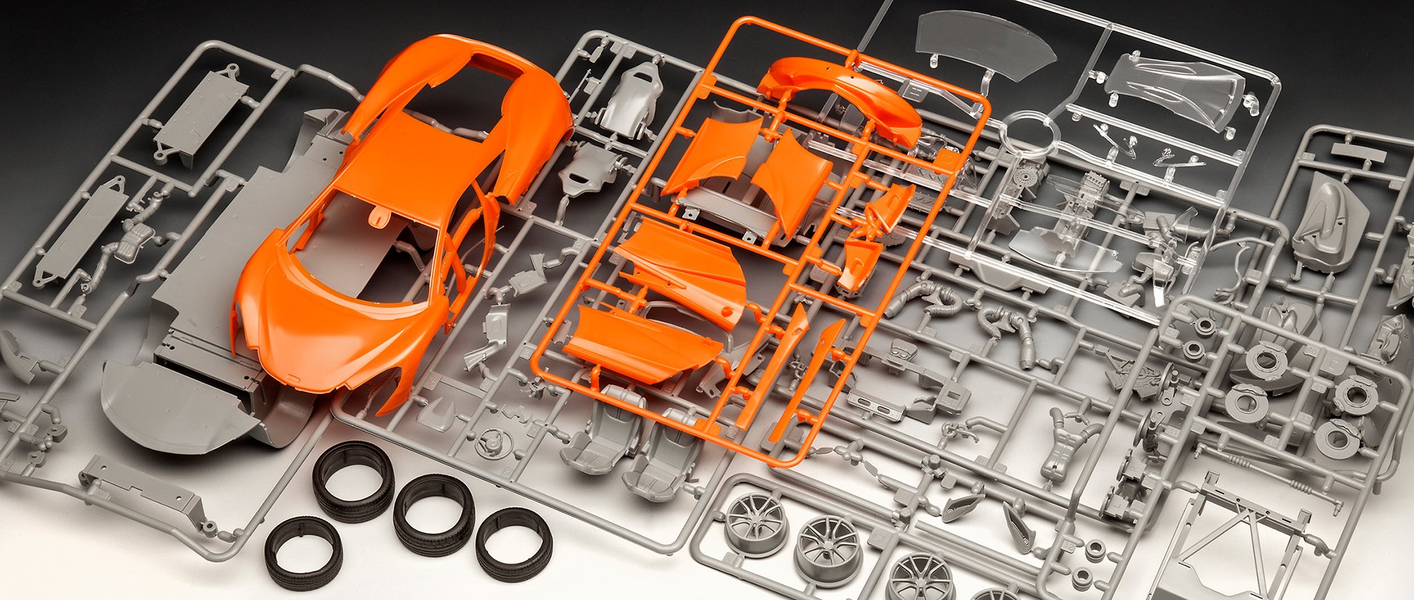 Revell McLaren 570S Model Kit | 106 Pieces, 1:24 Scale, 19 cm Length 8
