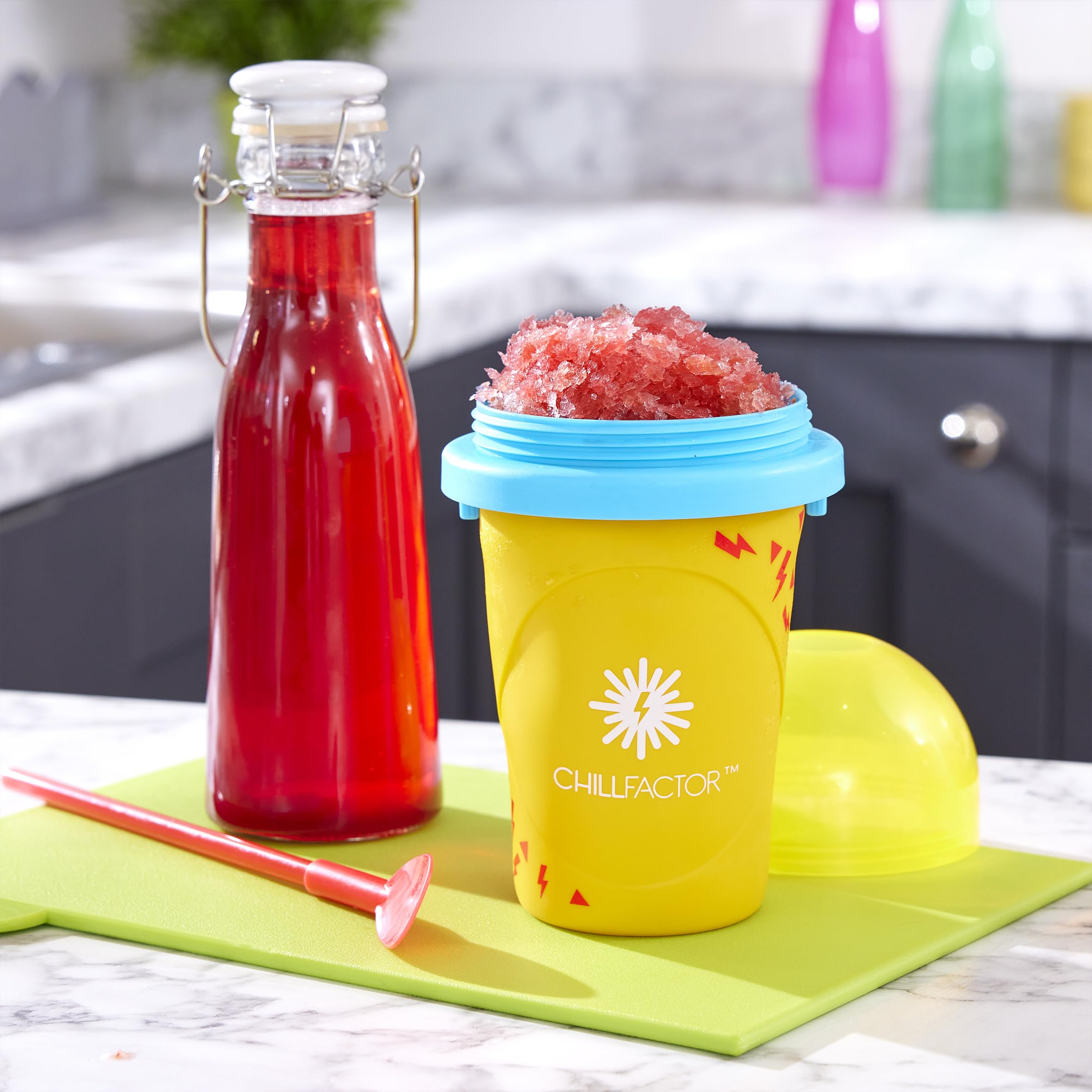 ChillFactor Colour Shock Slushy Maker - Reusable Rapid Freeze Drink Toy for Kids & Adults 3
