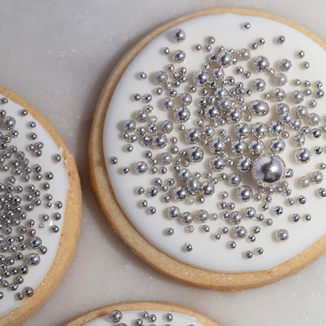 PME - Silver Sugar Pearls Edible Cake Decorations (25g, 2.3mm)