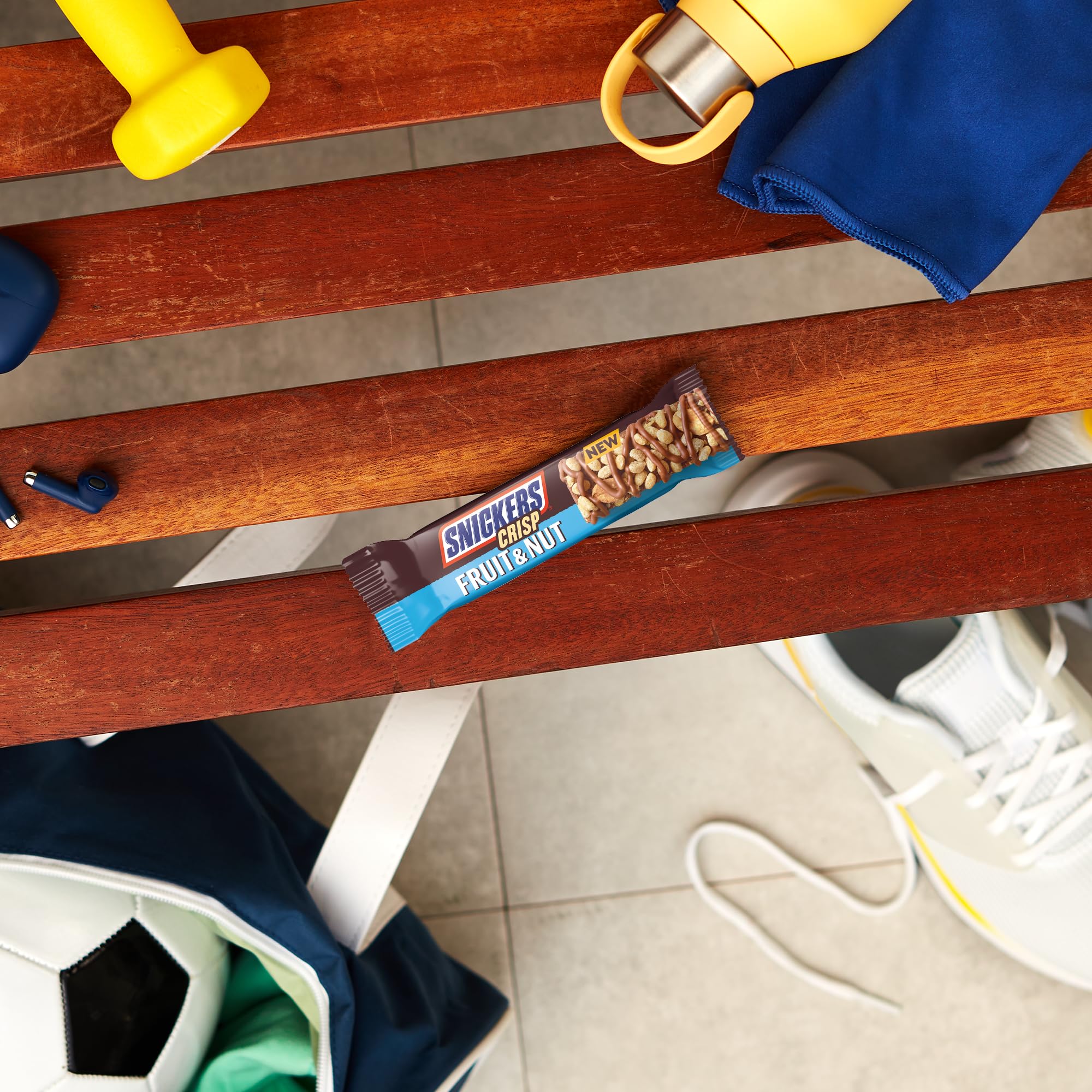 Snickers Crisp Fruit & Nut Milk Chocolate Snack Bars Multipack 4 x 32g 2