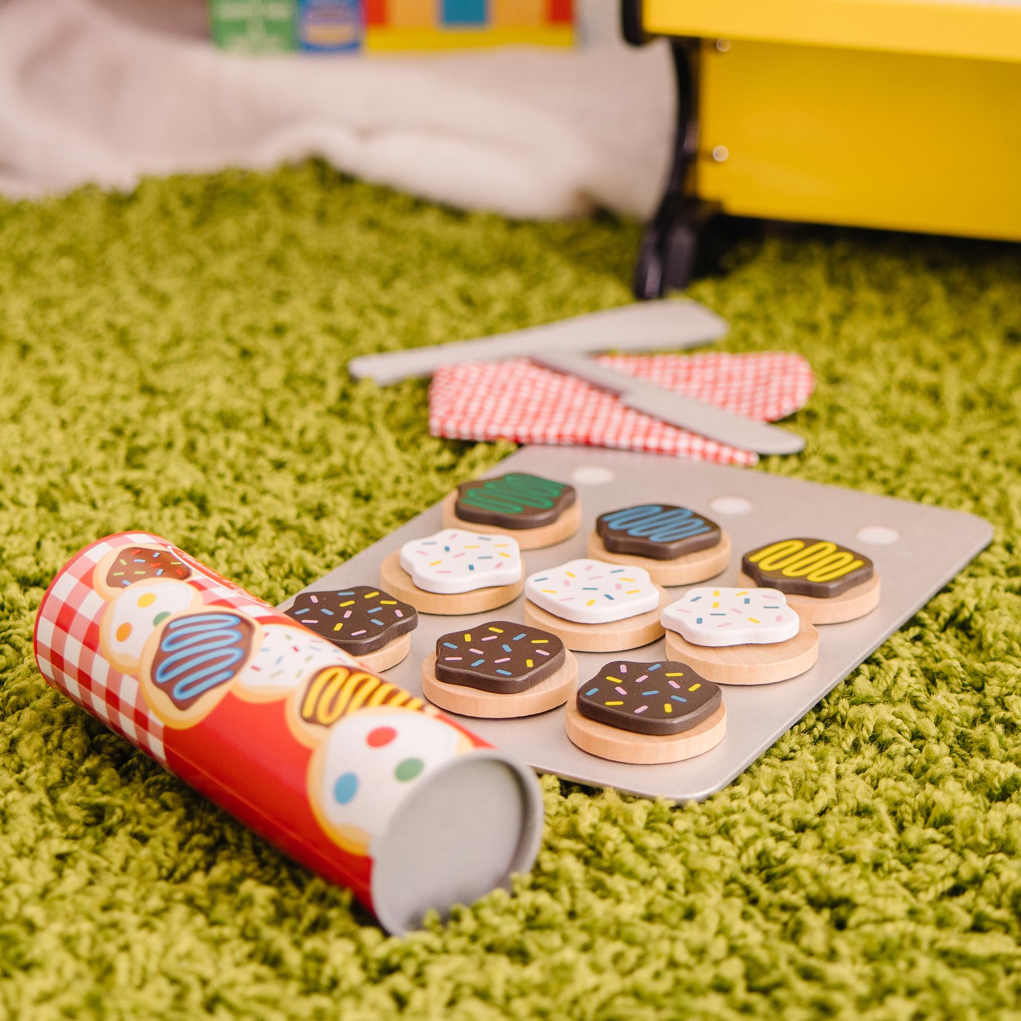 Melissa & Doug Slice and Bake Wooden Cookie Play Food Set | Ages 3-5 | Includes 12 Cookies 8