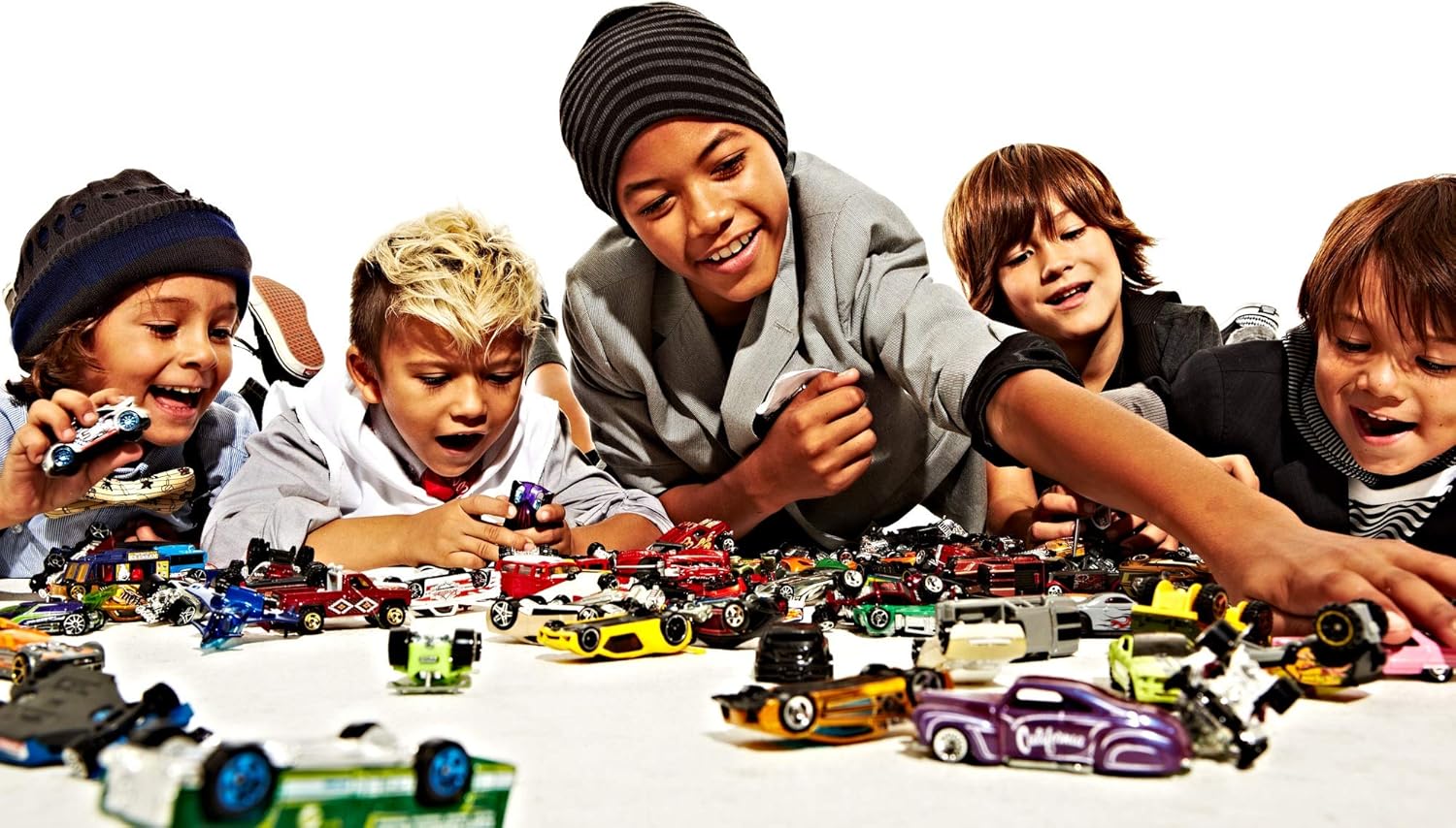 Hot Wheels 5-Pack Diecast Vehicles - 1:64 Scale Metal Cars for Kids 3+ 6