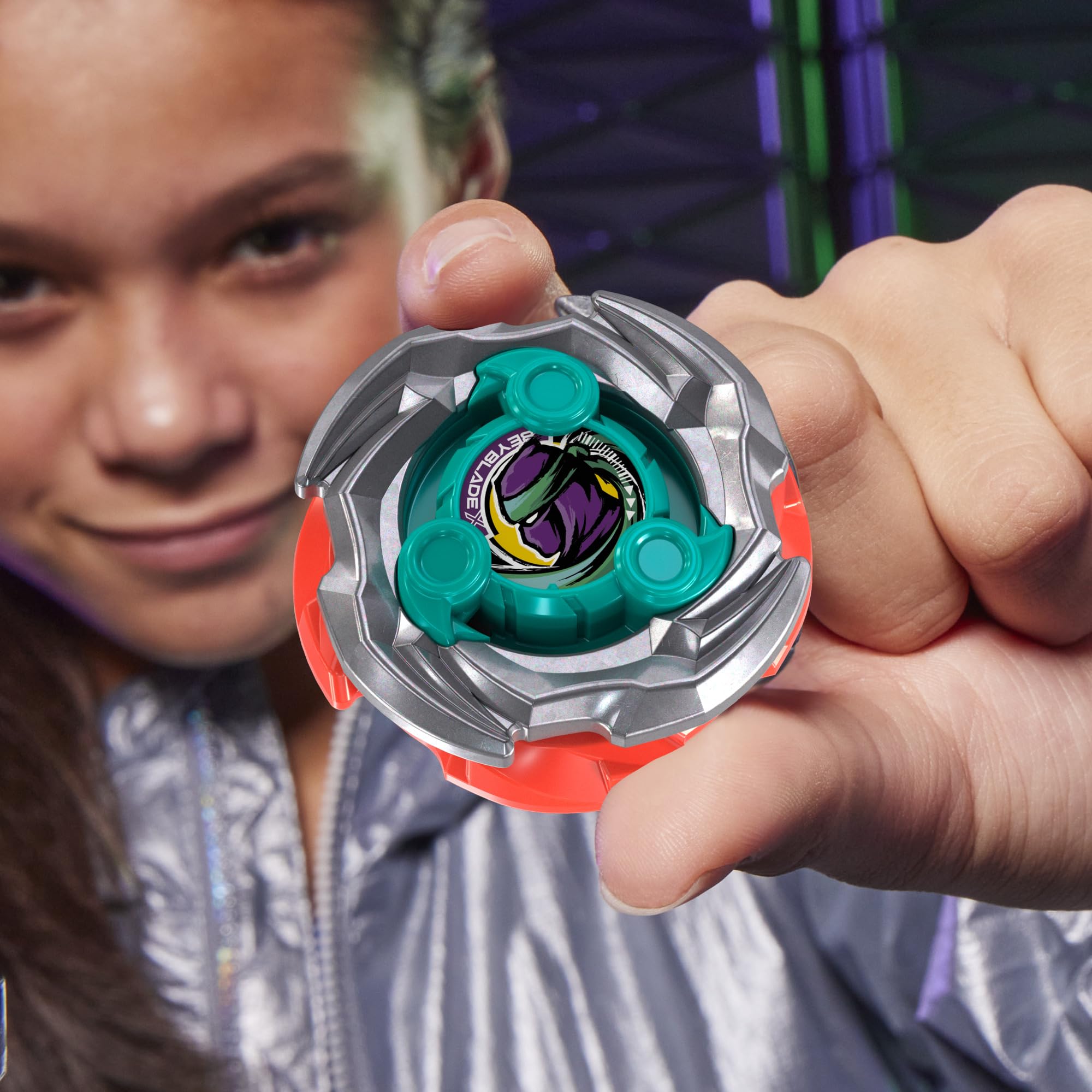 Hasbro Beyblade X Sneak Attack Battle Set with Beystadium Arena, 2 Right-Spinning Tops, Ages 8+ 4