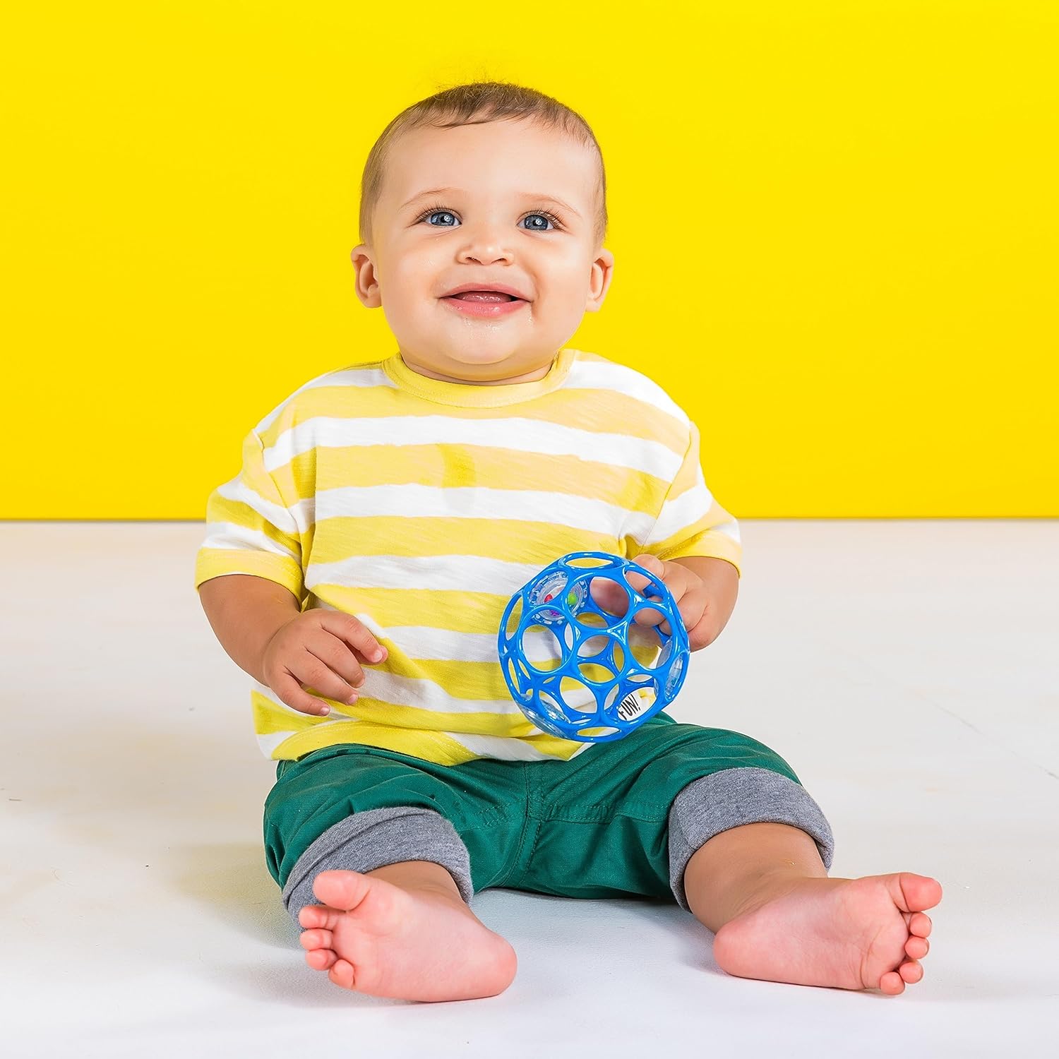 Bright Starts Oball Easy-Grasp Rattle - BPA-Free Infant Toy for Newborns