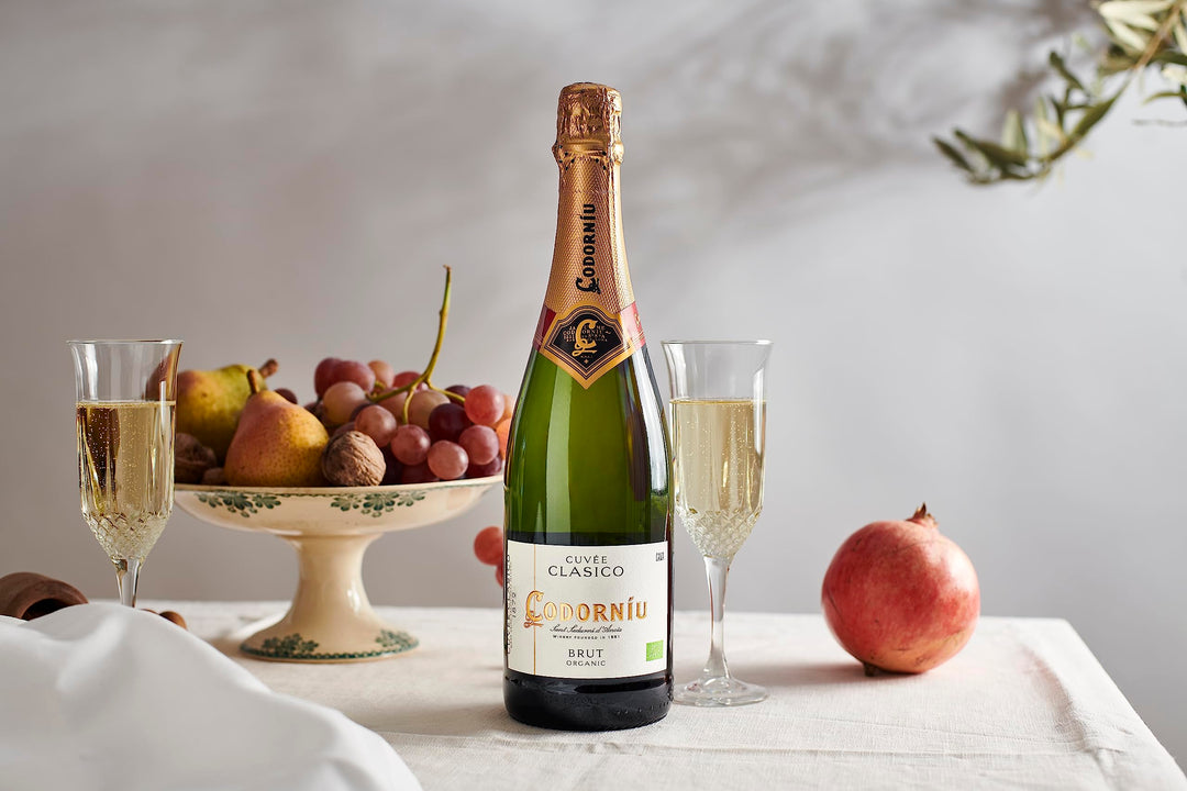 Codorníu Clásico Brut Cava - White Sparkling Wine (75cl)