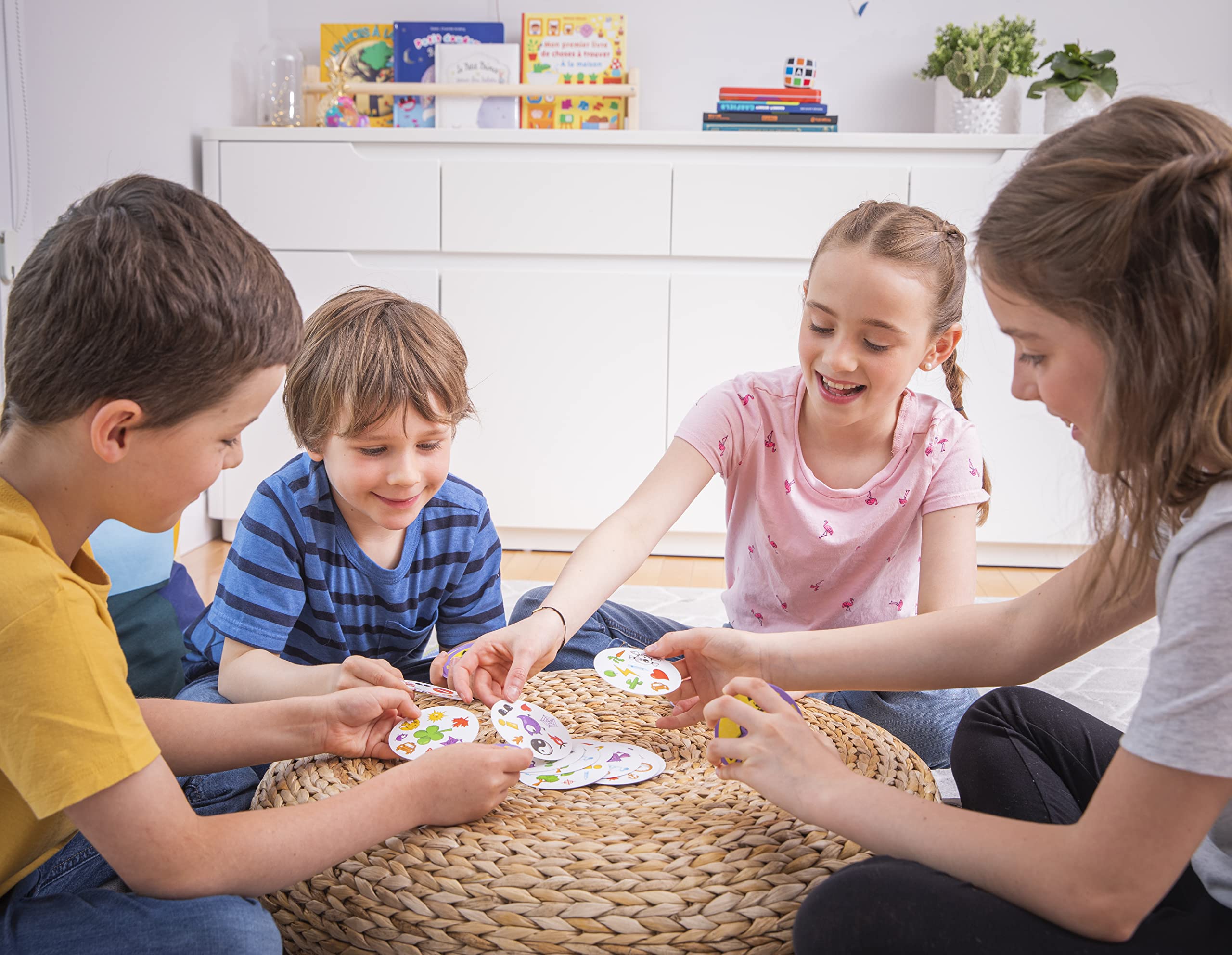 Asmodee Dobble Kids Card Game | Ages 6+ | 2-8 Players | 15 Minutes Playing Time 3