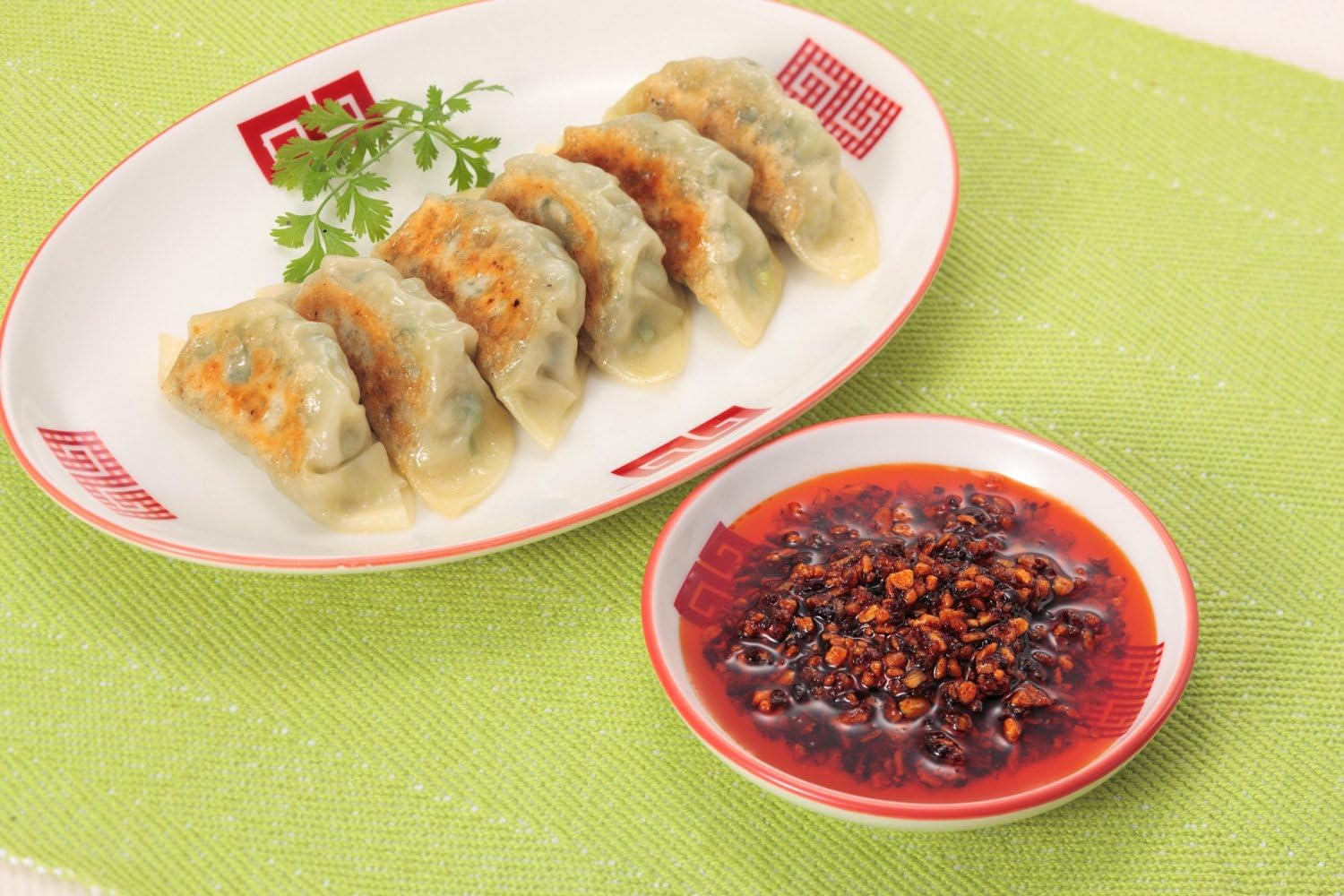 Momoya Taberu La Yu Spicy Chili Oil, 110g 11