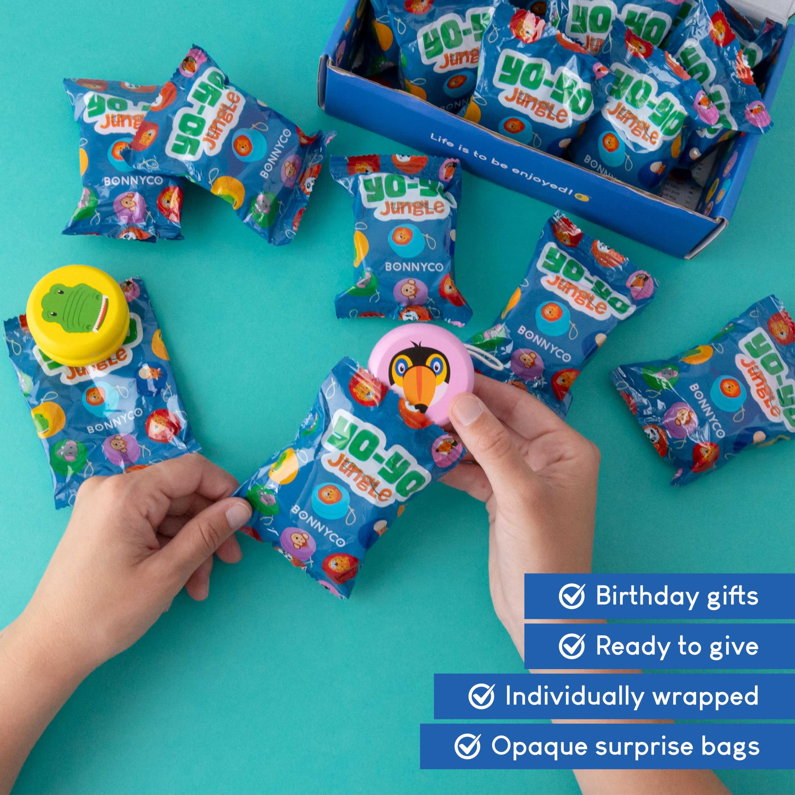 BONNYCO Wooden Yo-Yos - Pack of 16 | Jungle Animal Designs | Party Bag Fillers for Kids Ages 3+