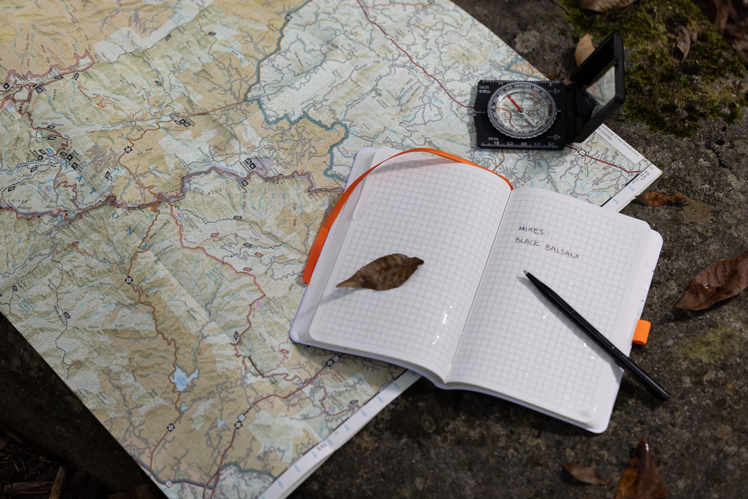 Gentlemen's Hardware Waterproof Pocket Notebook - 104 Pages Stone Paper | Ballpoint Pen Included 2
