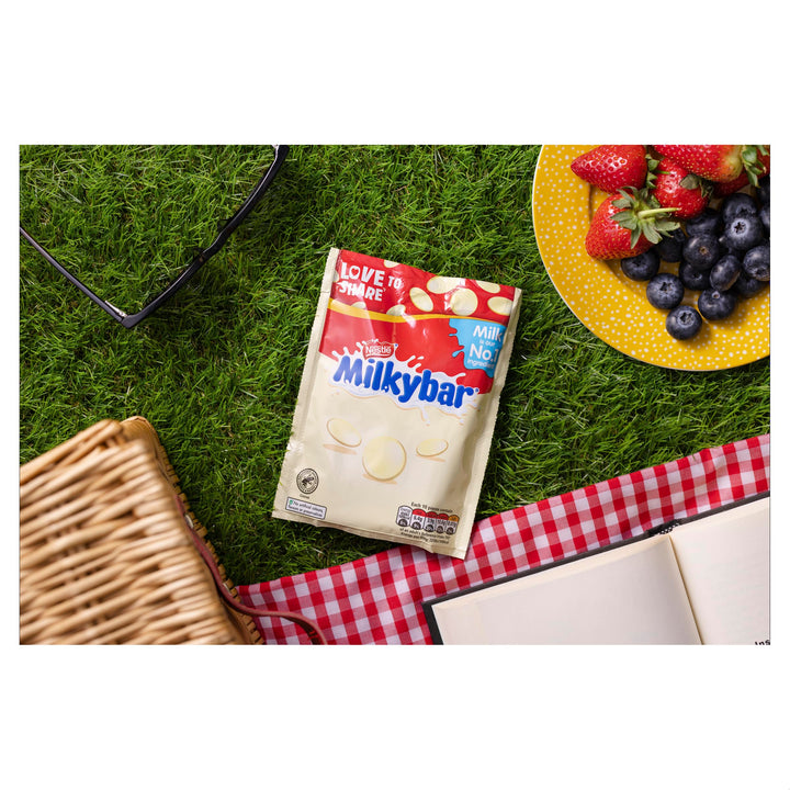 Milkybar White Chocolate Giant Buttons Sharing Pouch 94g (Pack of 11)