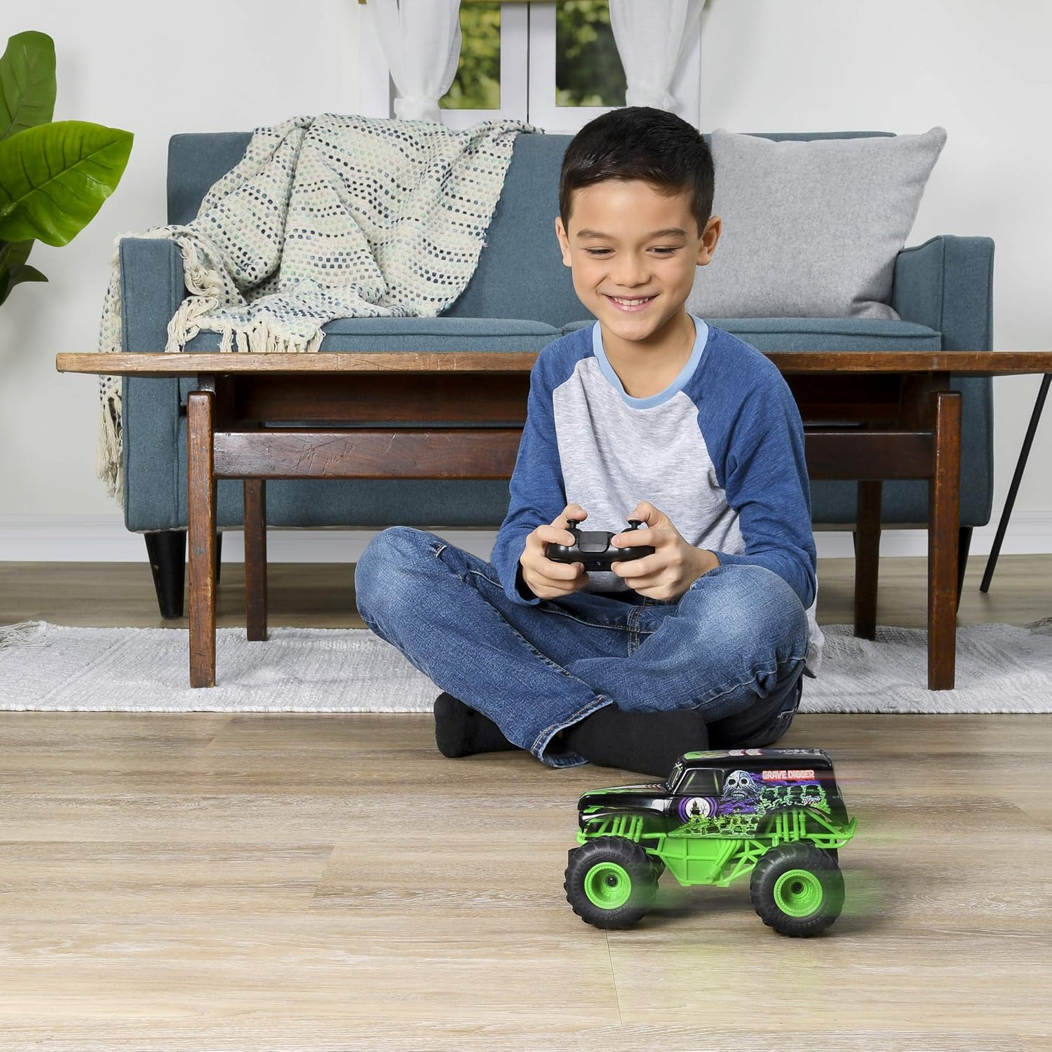 Grave Digger RC Monster Truck - 1:24 Scale, 2.4 GHz, for Ages 4+ 5
