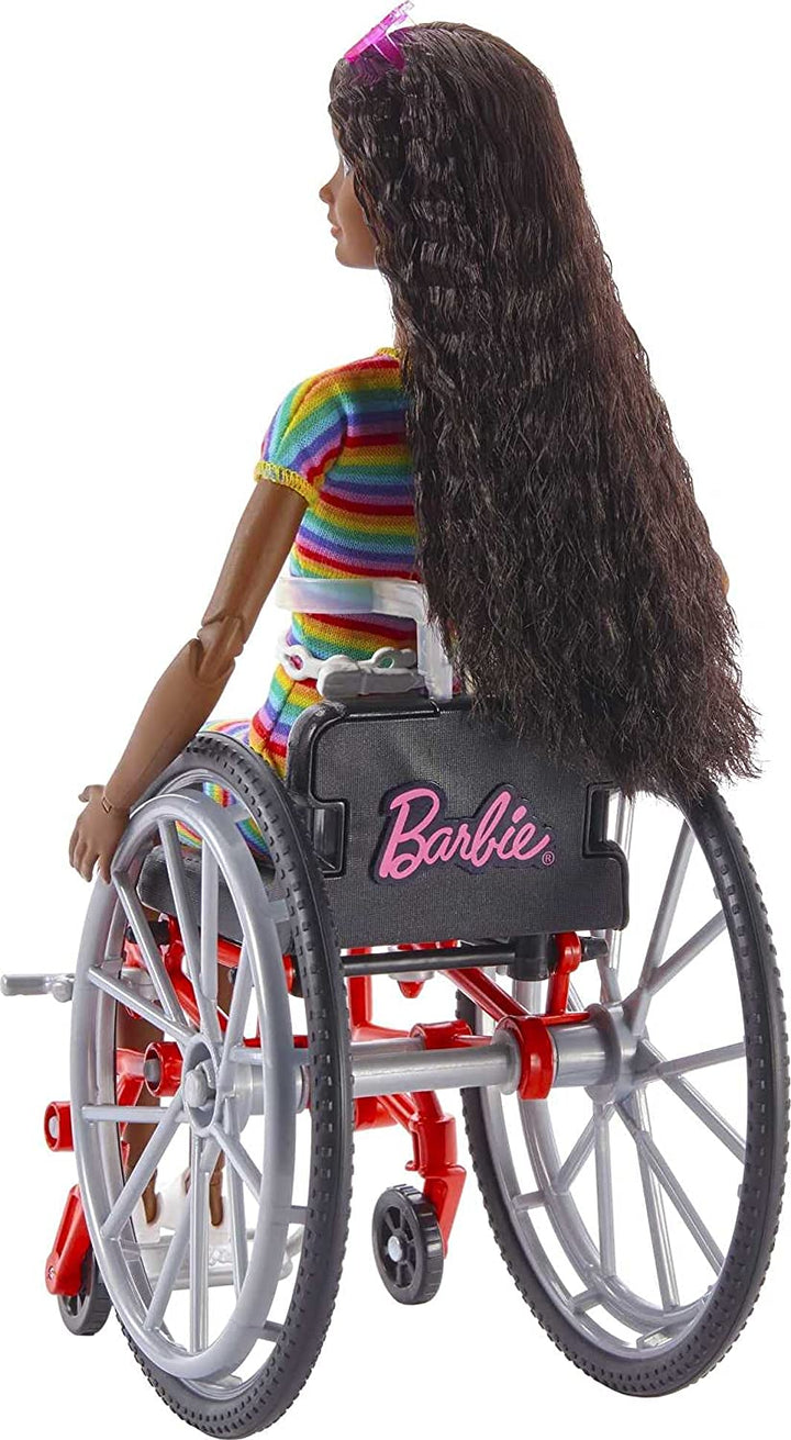 Barbie Fashionistas Doll #166 con sedia a rotelle e capelli castani arricciati