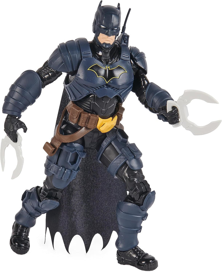 DC Comics 6067399 Adventures, Batman-Actionfigur mit 16 Rüstungszubehörteilen, 17